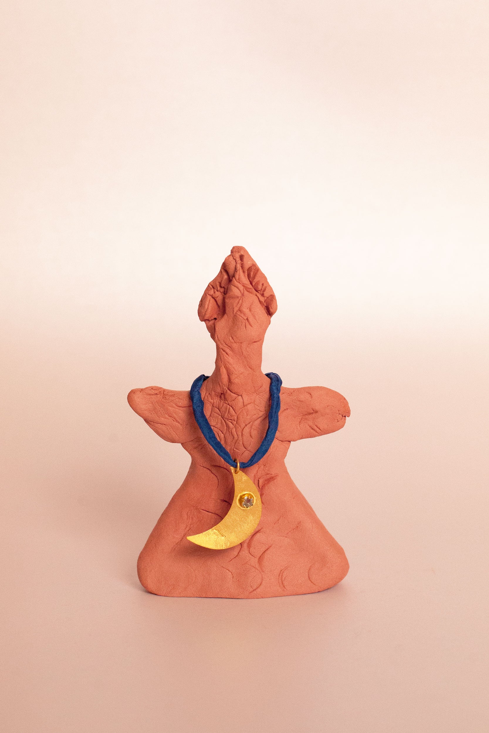 Aku gold silk necklace