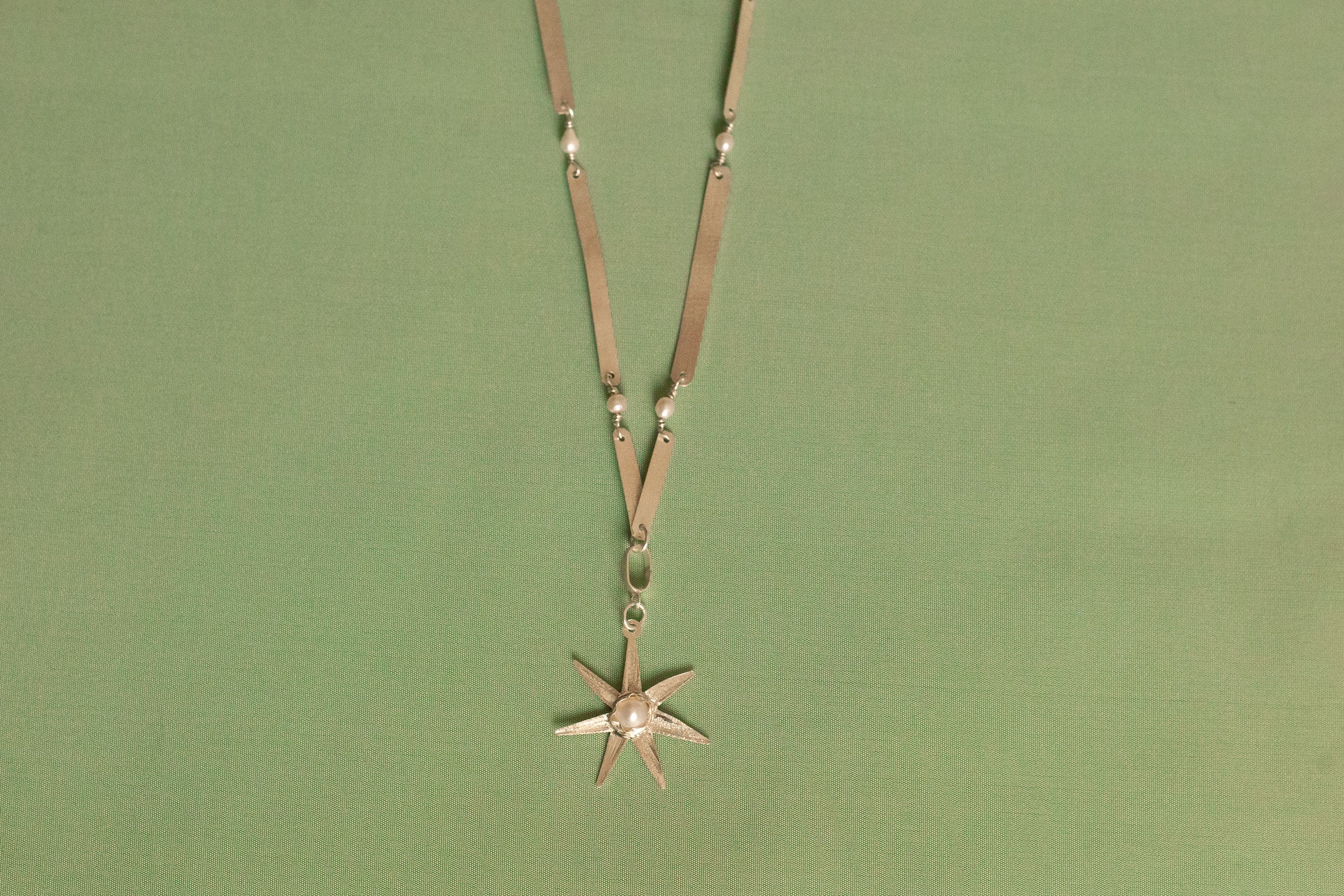 Atlas silver necklace