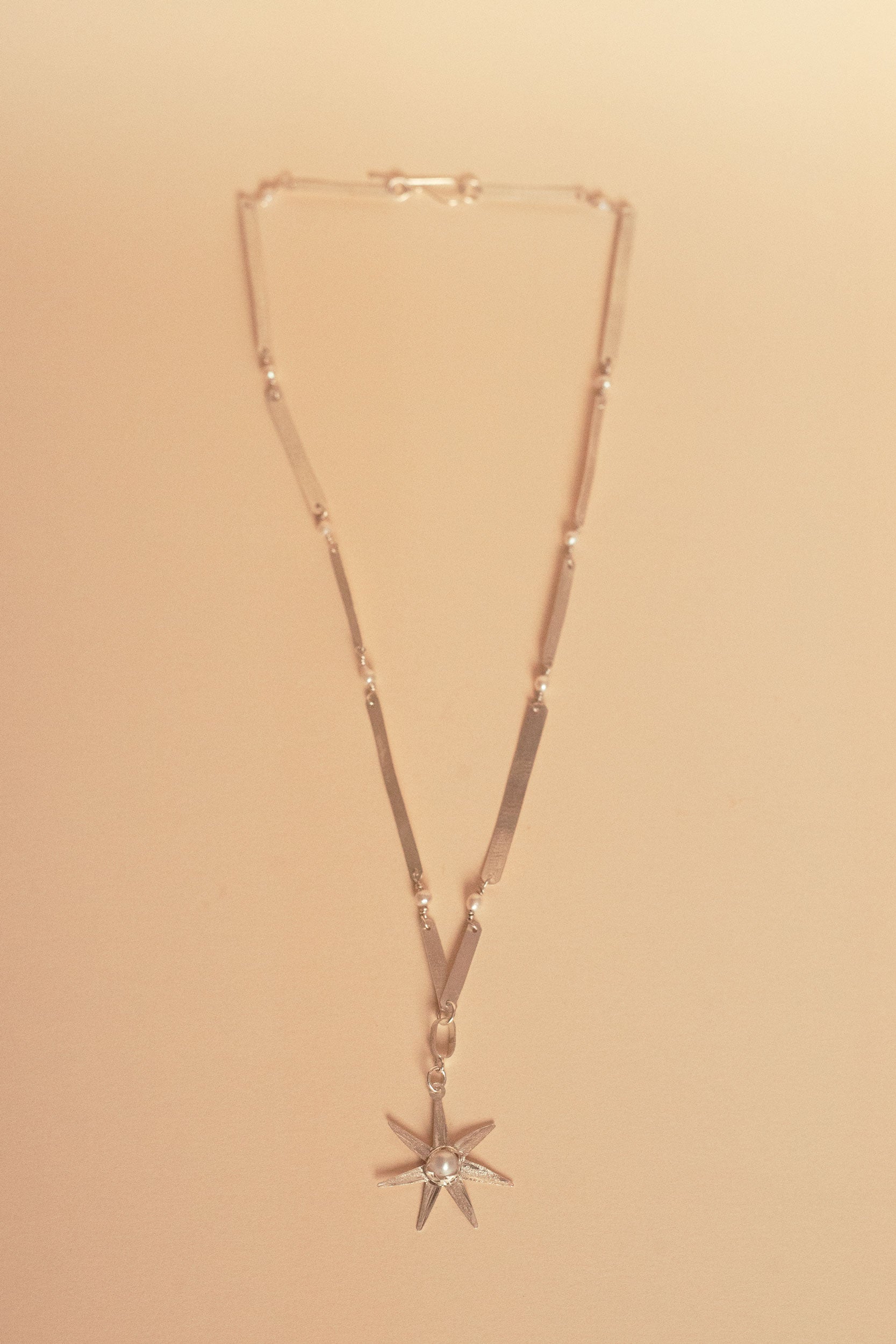 Atlas silver necklace