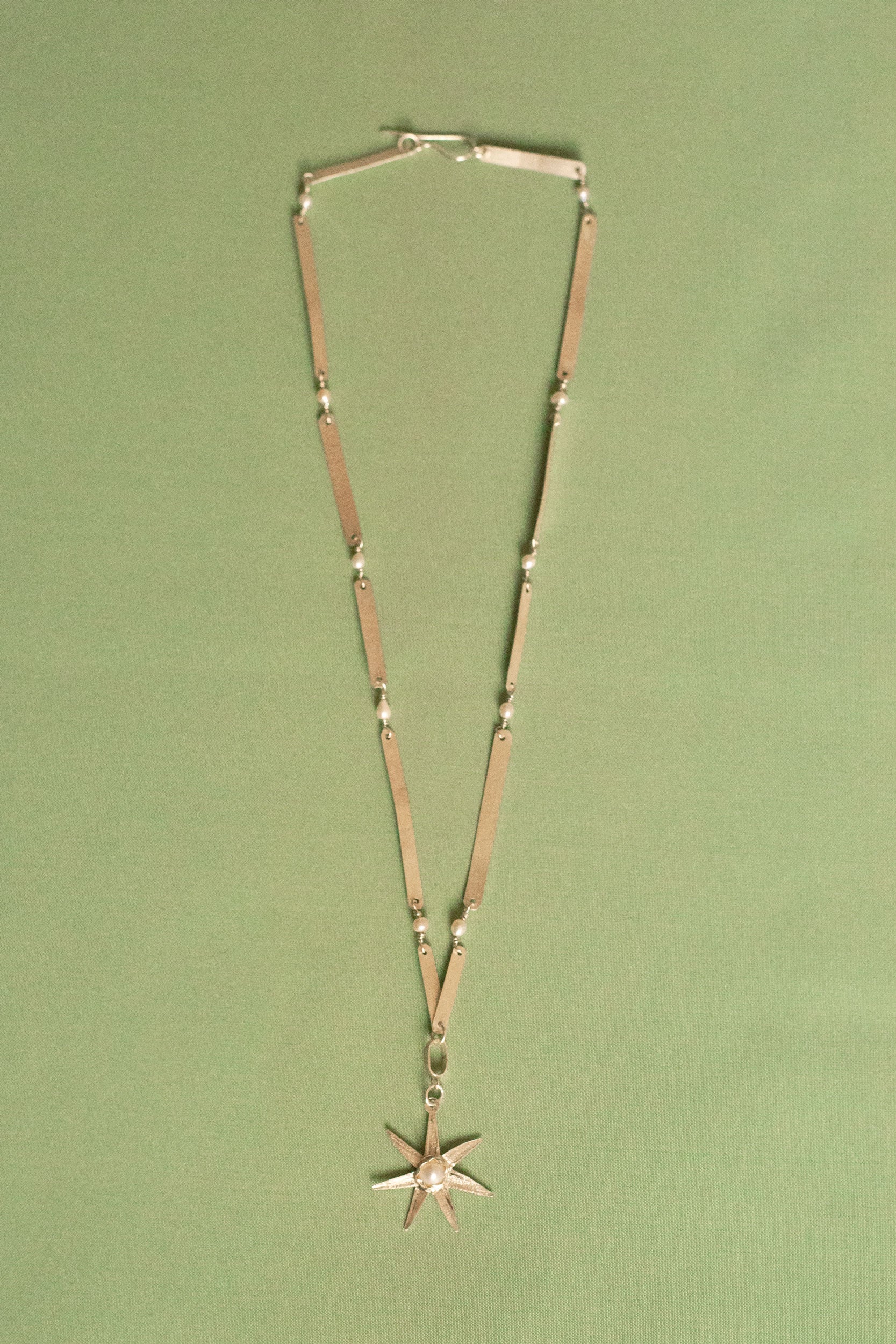Atlas silver necklace