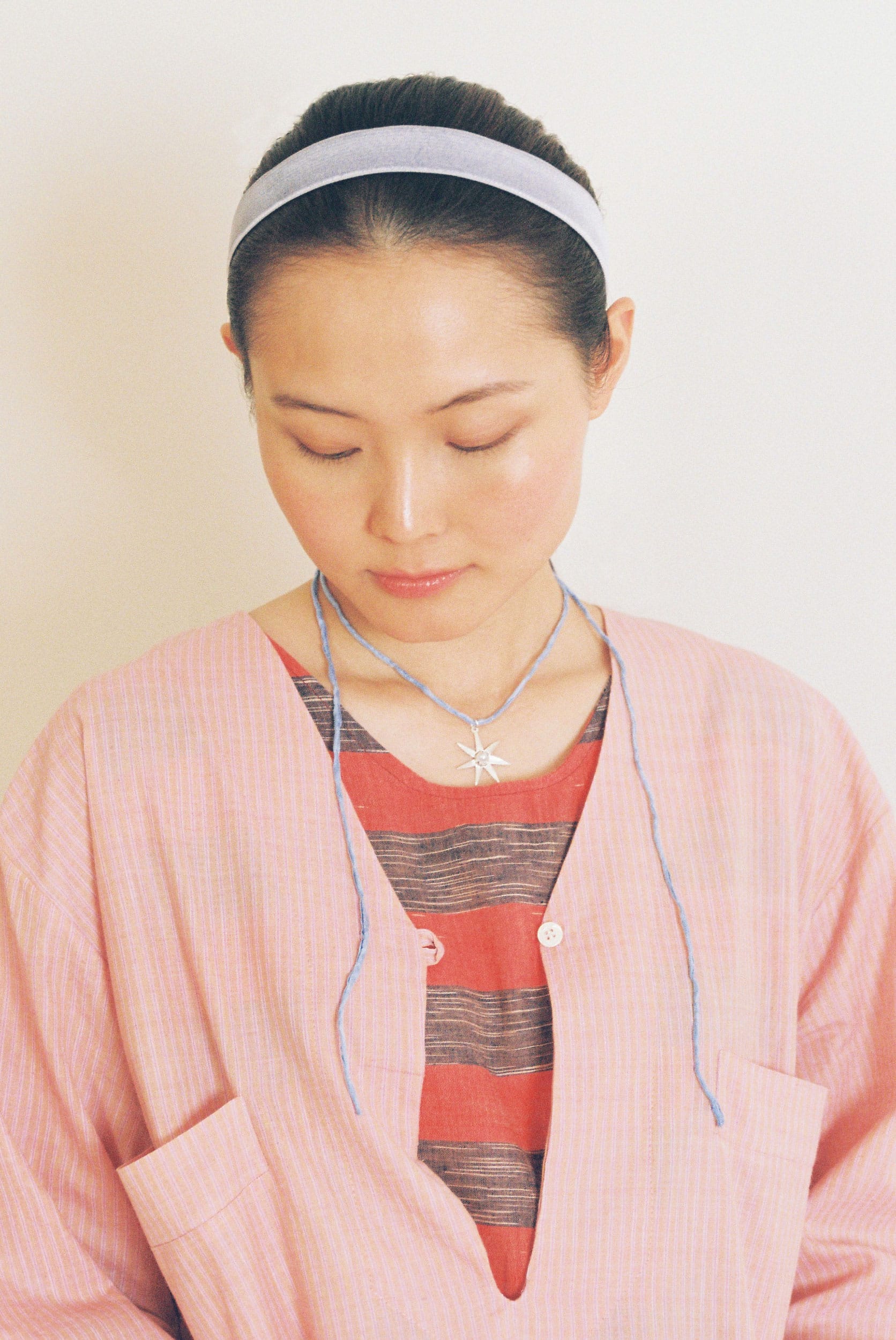 Atlas silver silk choker