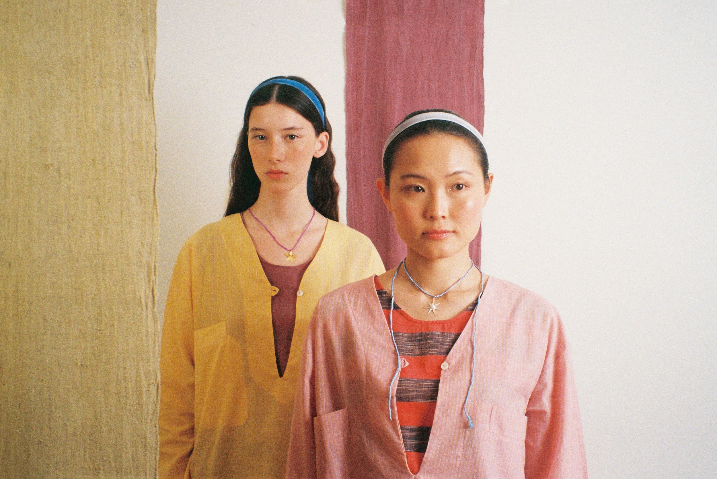 Atlas silver silk choker