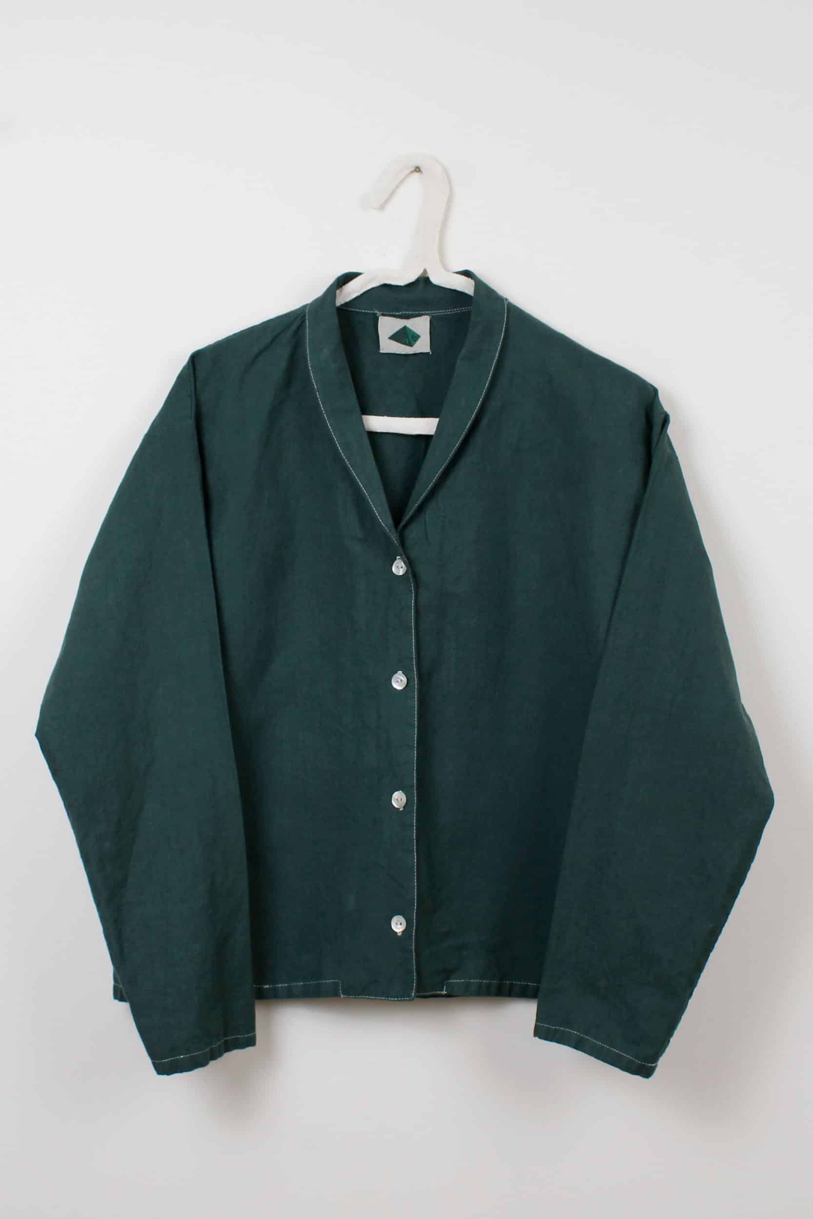 Green dyed lapels short shirt