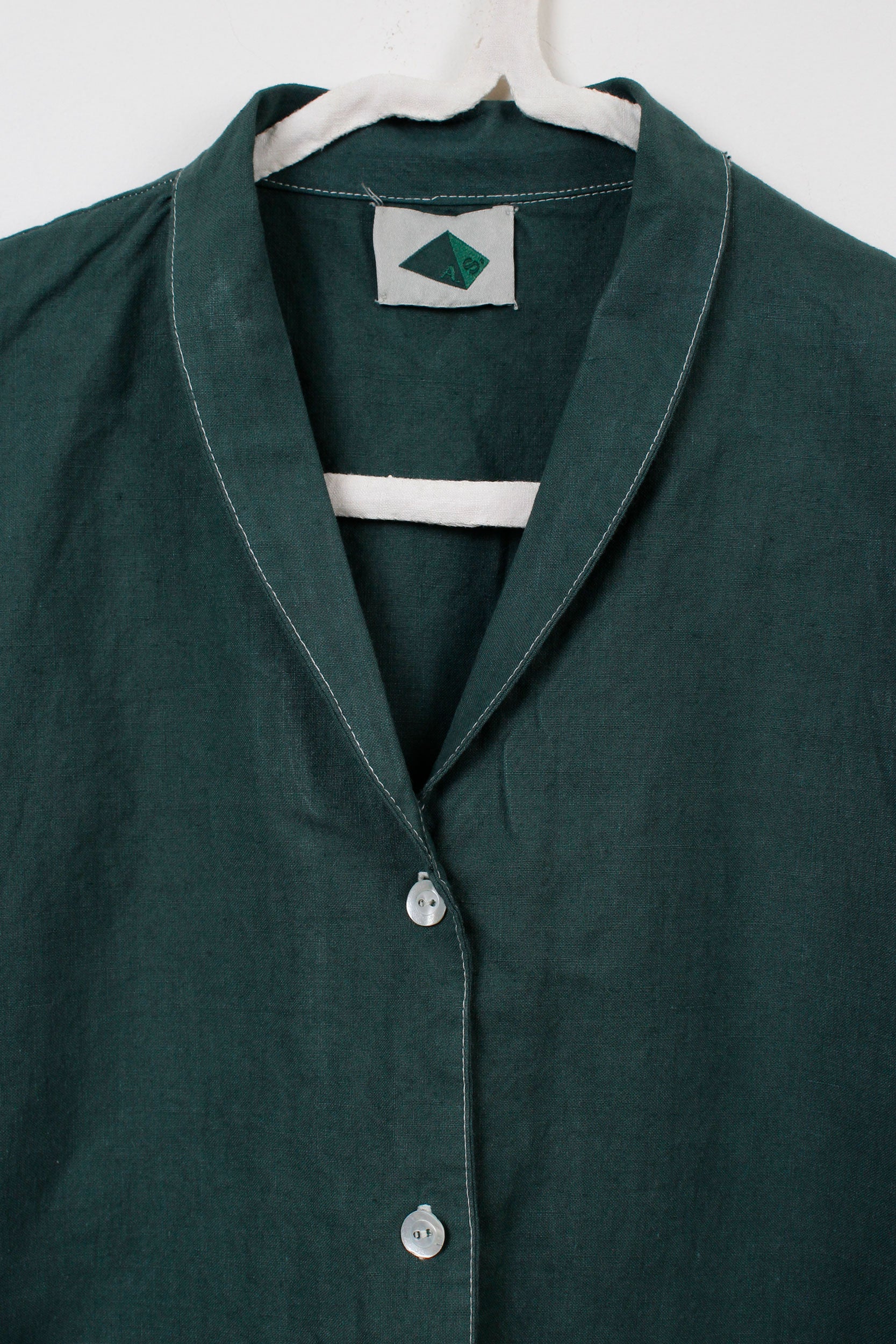 Green dyed lapels short shirt