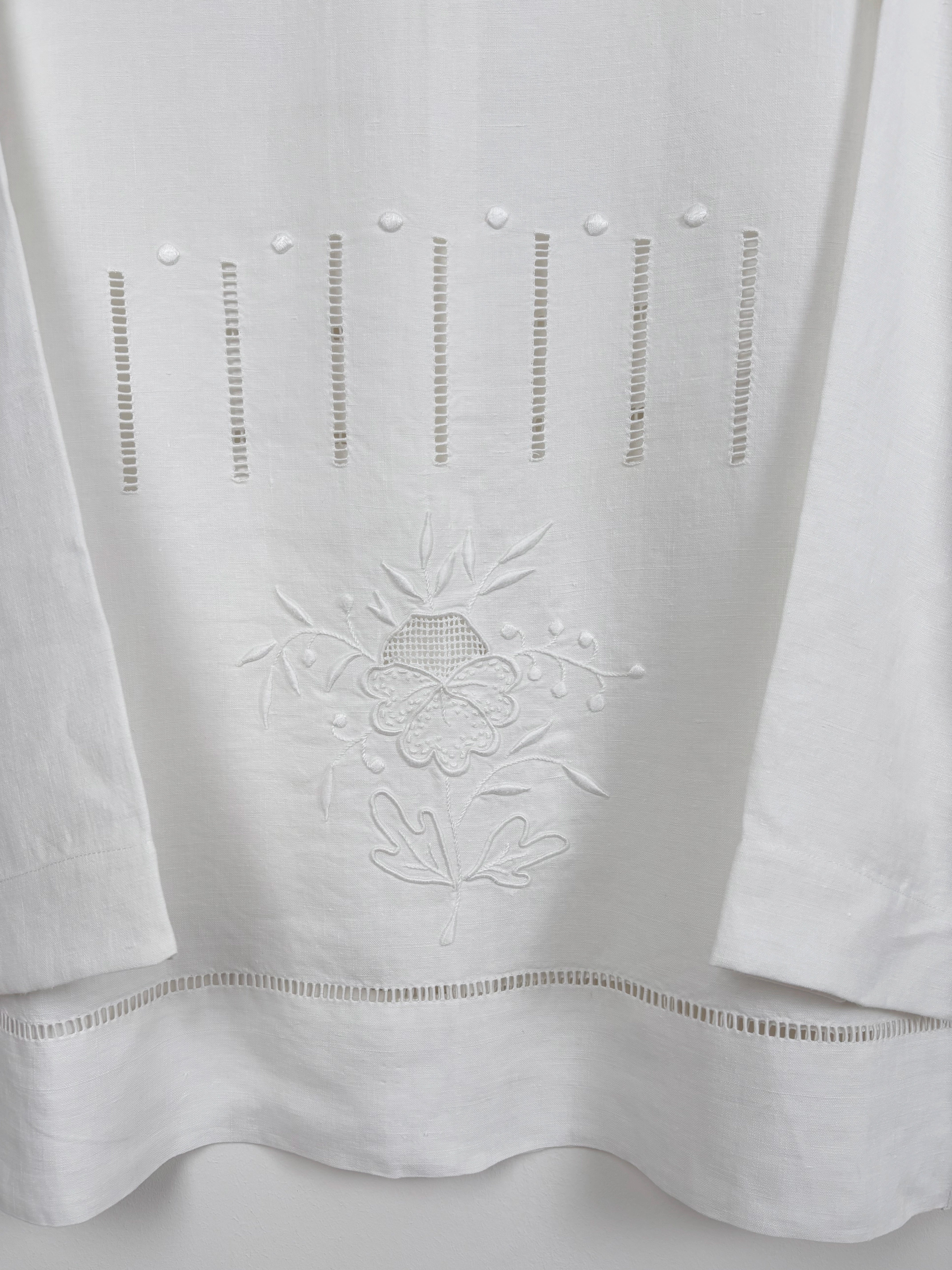 White hemstitch & flowers long shirt