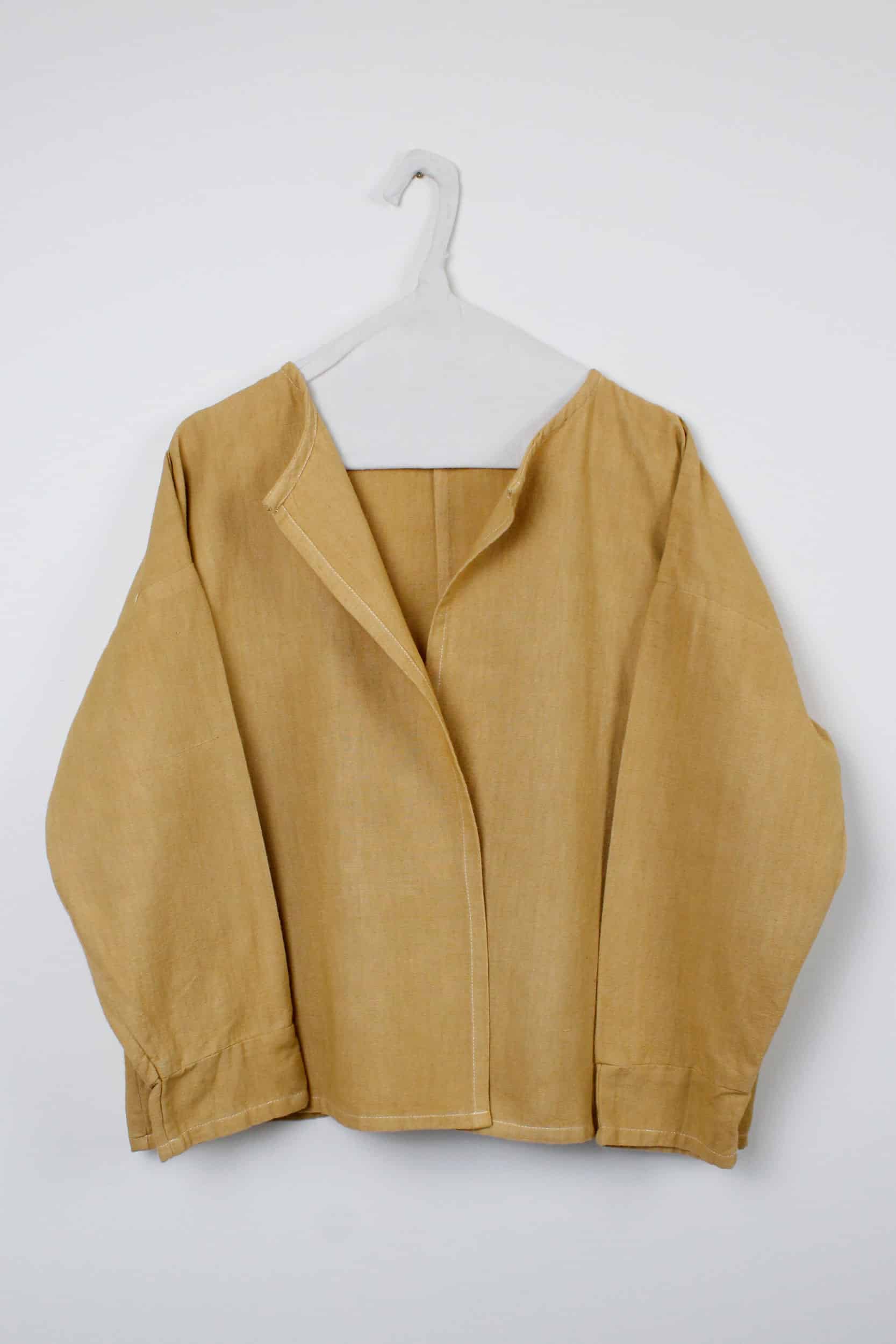Yellow dyed buttonless jacket