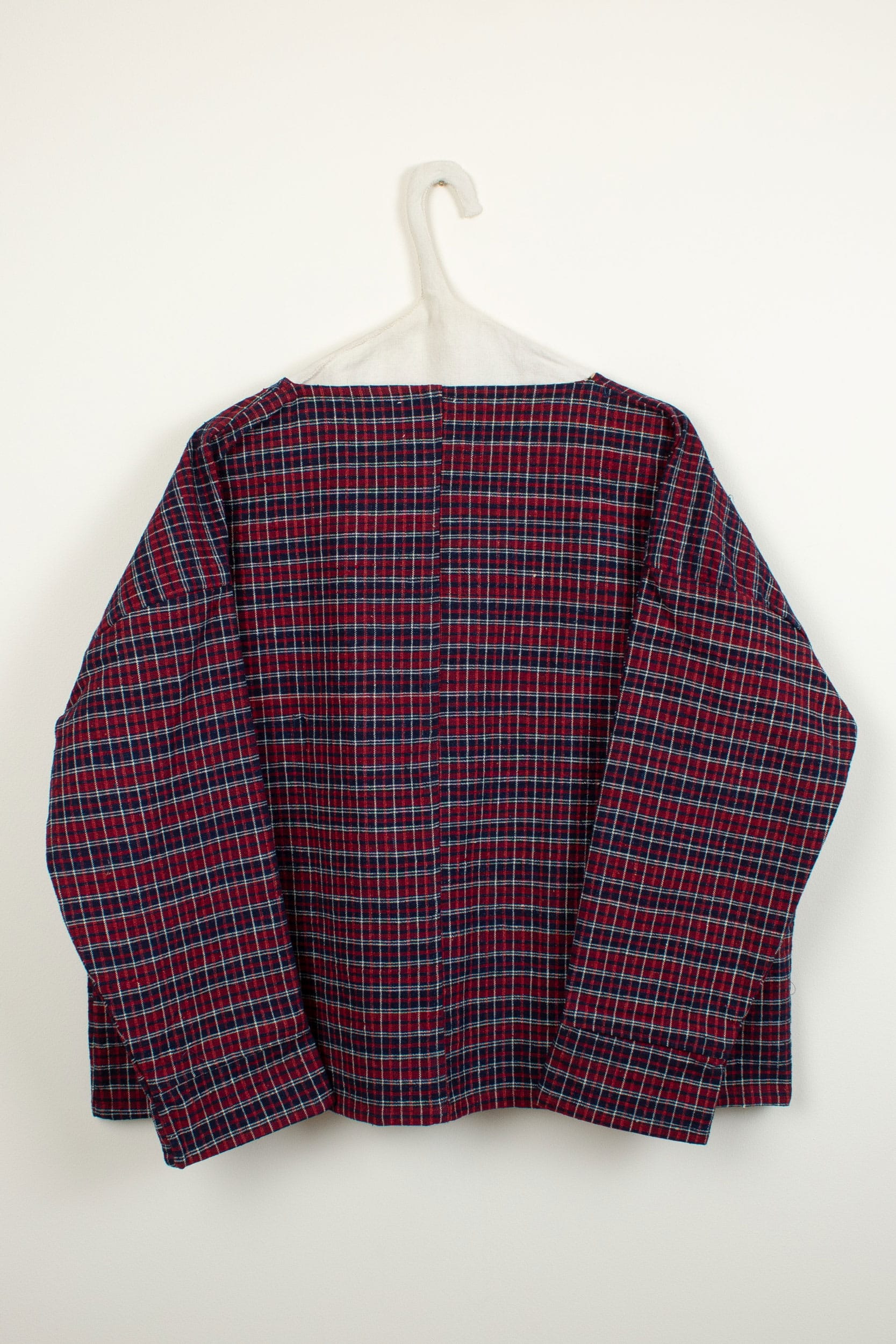 Red & blue plaid buttonless jacket