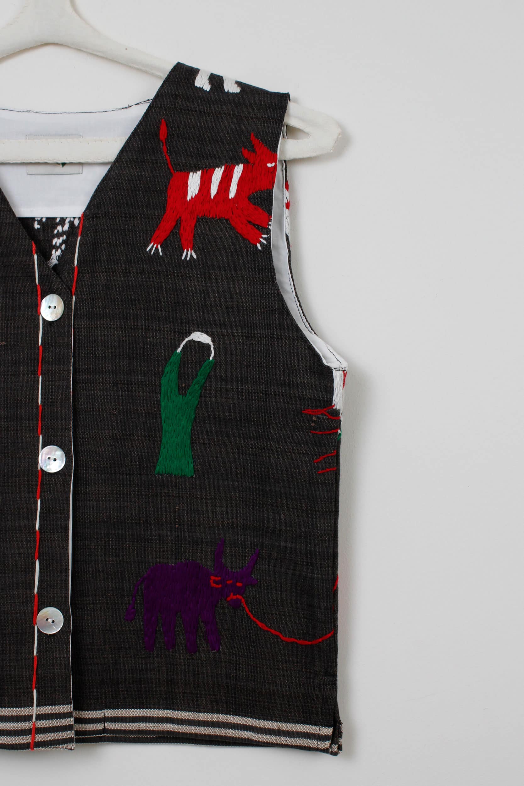 Red cows scene vest - Limited edition