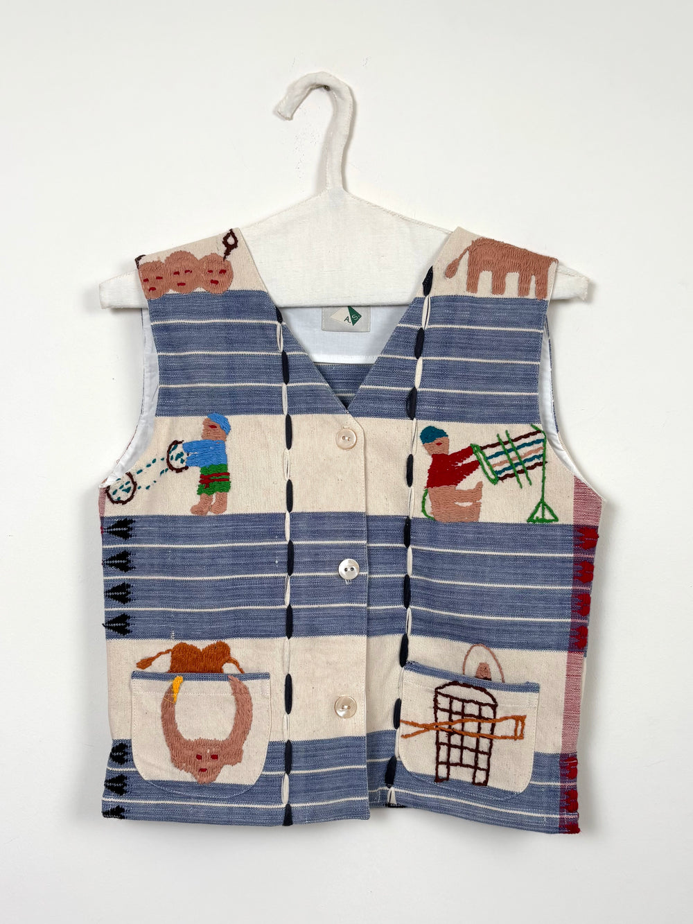 Child playing scene vest - Limited edition