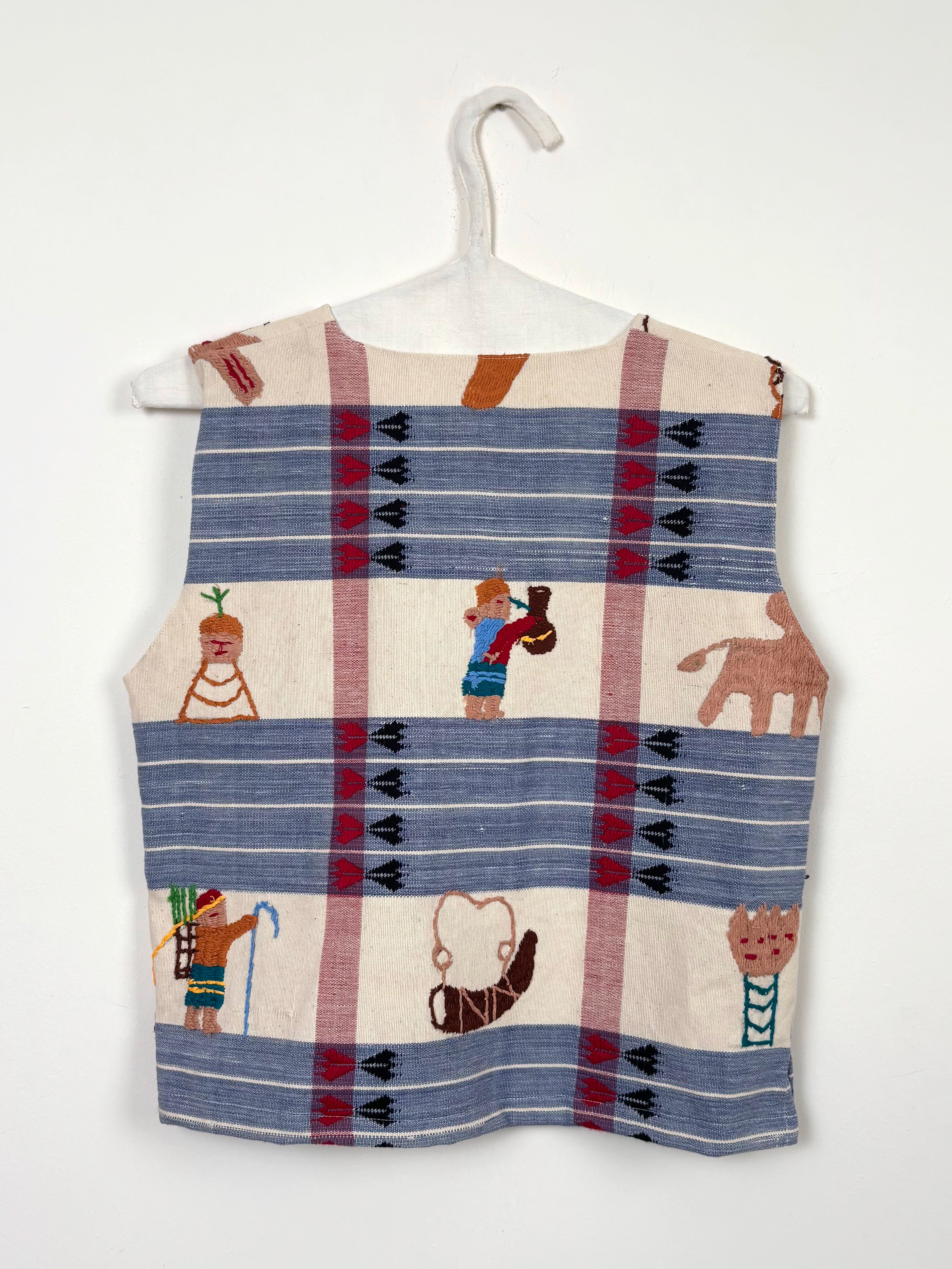 Child playing scene vest - Limited edition