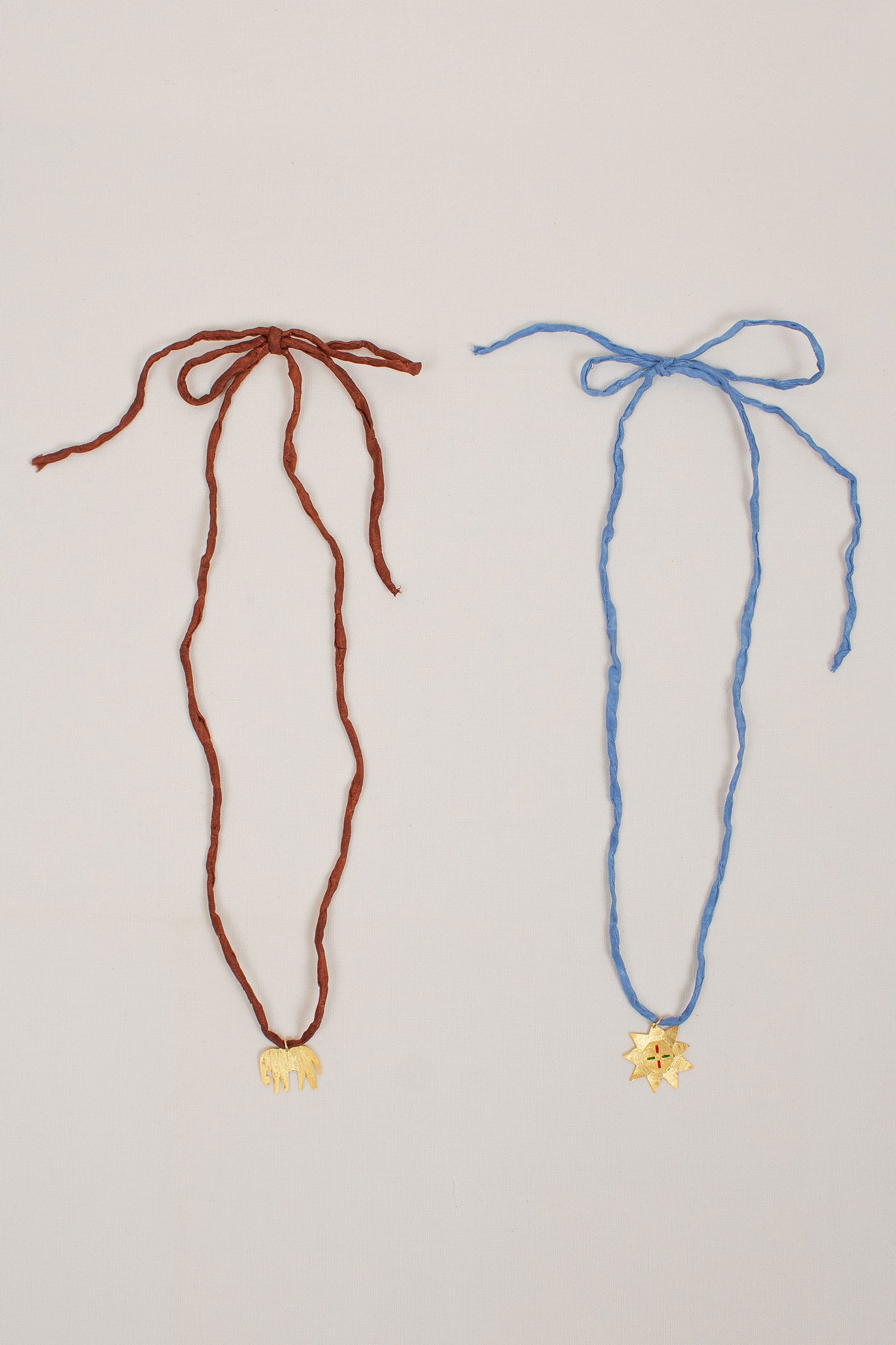 Inti silk choker