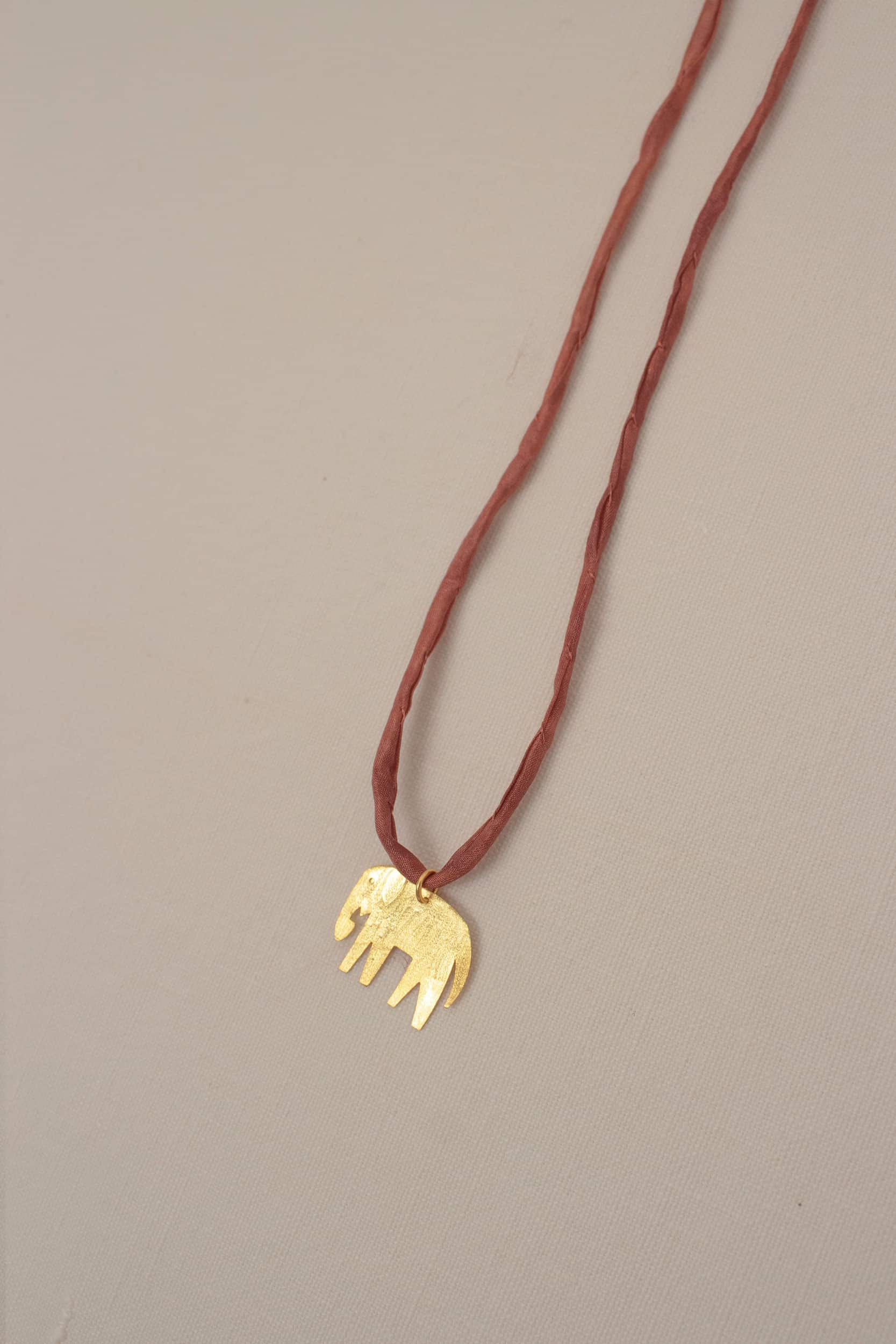 Elefante silk necklace