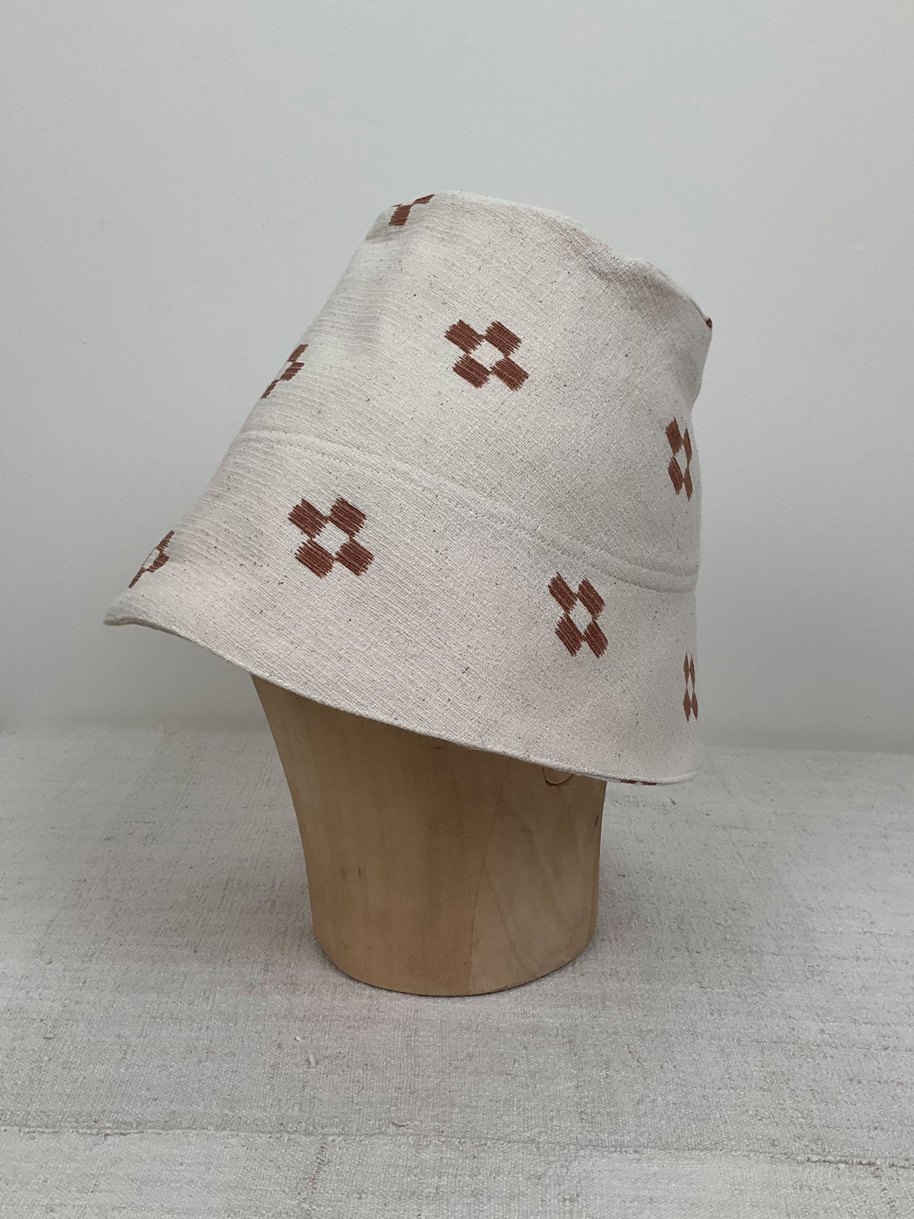 Brown flowers bucket hat