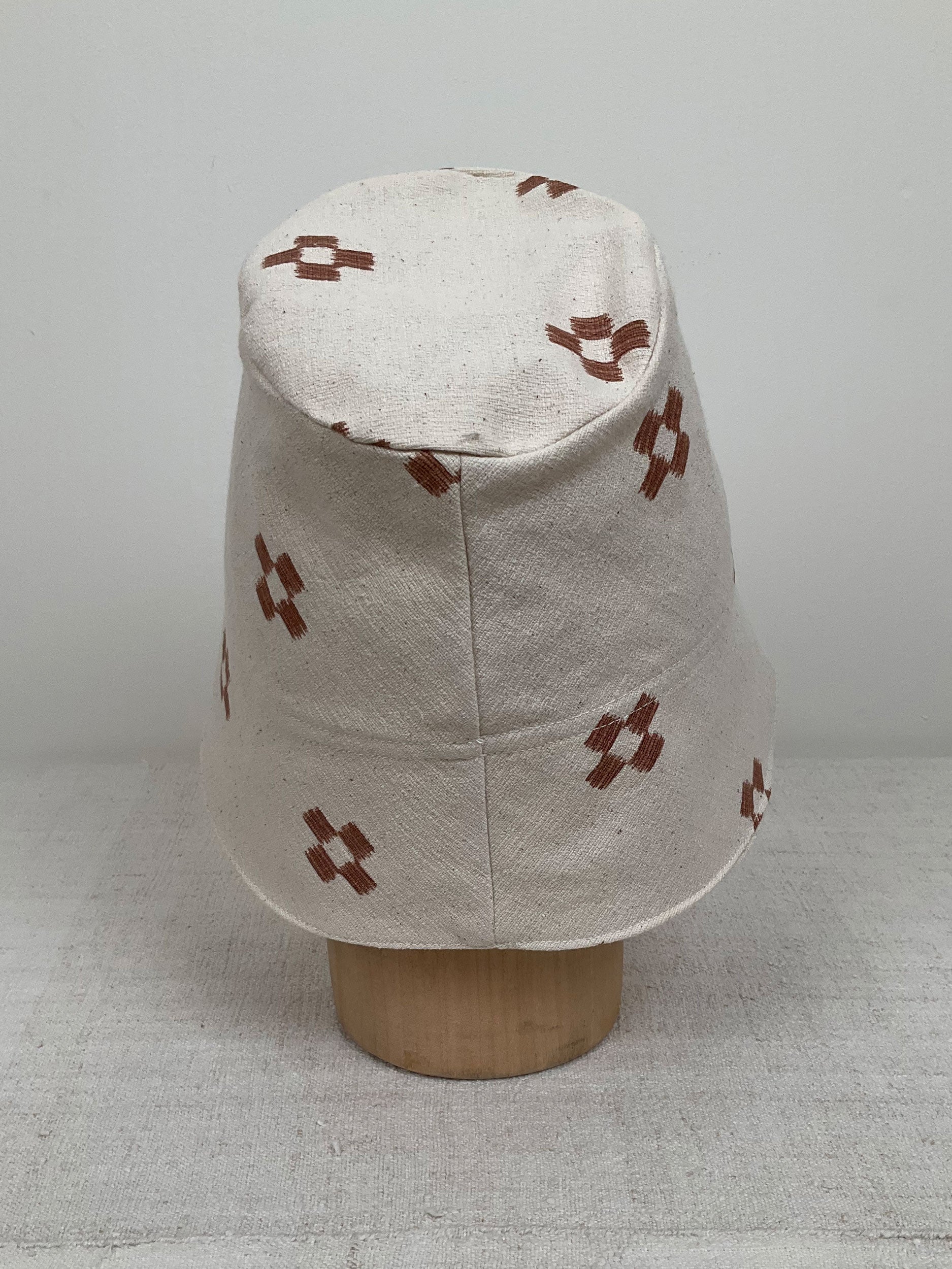 Brown flowers bucket hat