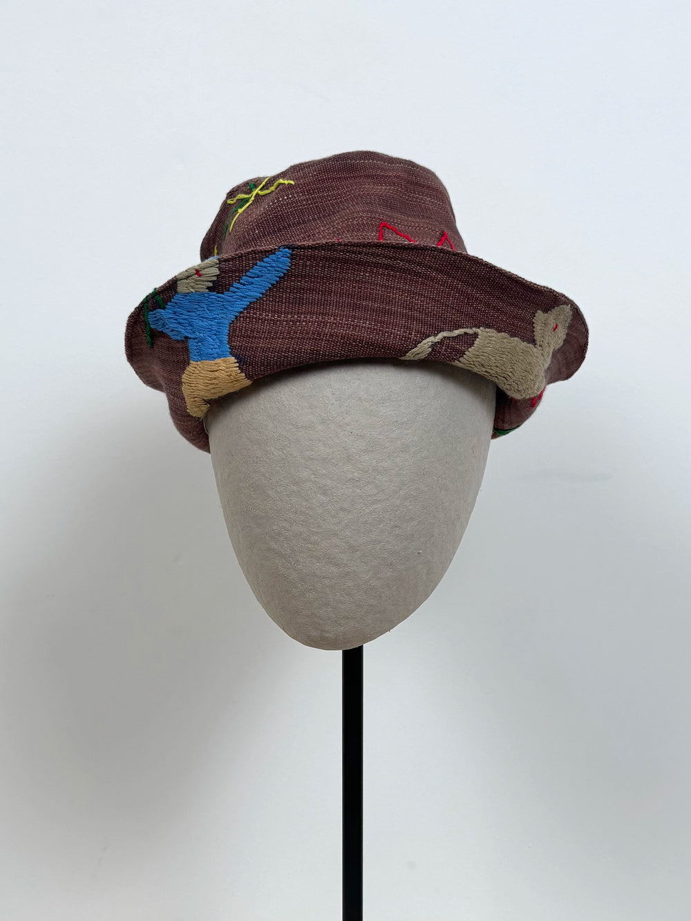 Mum with baby scene hat