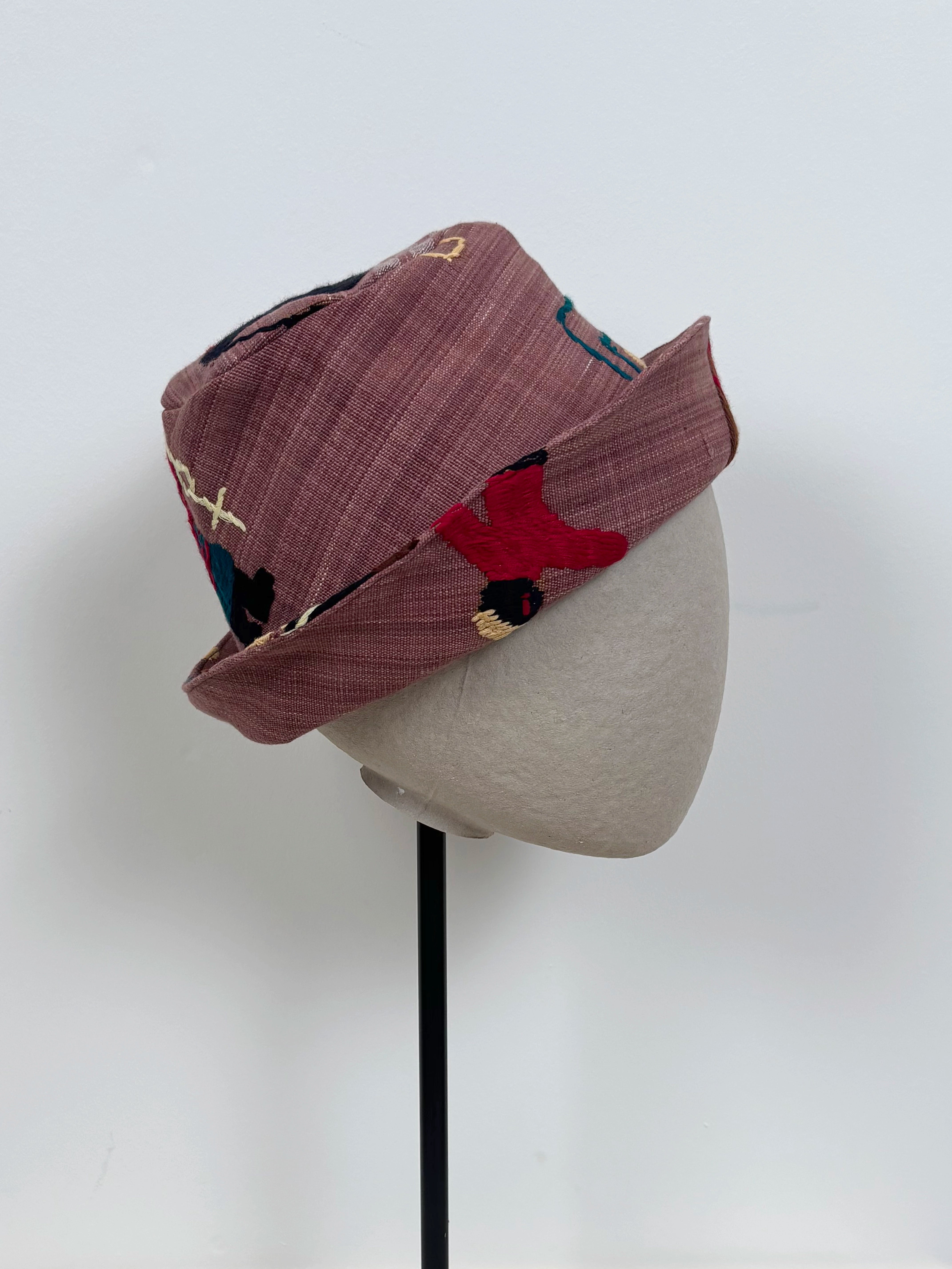 Black elephant scene hat