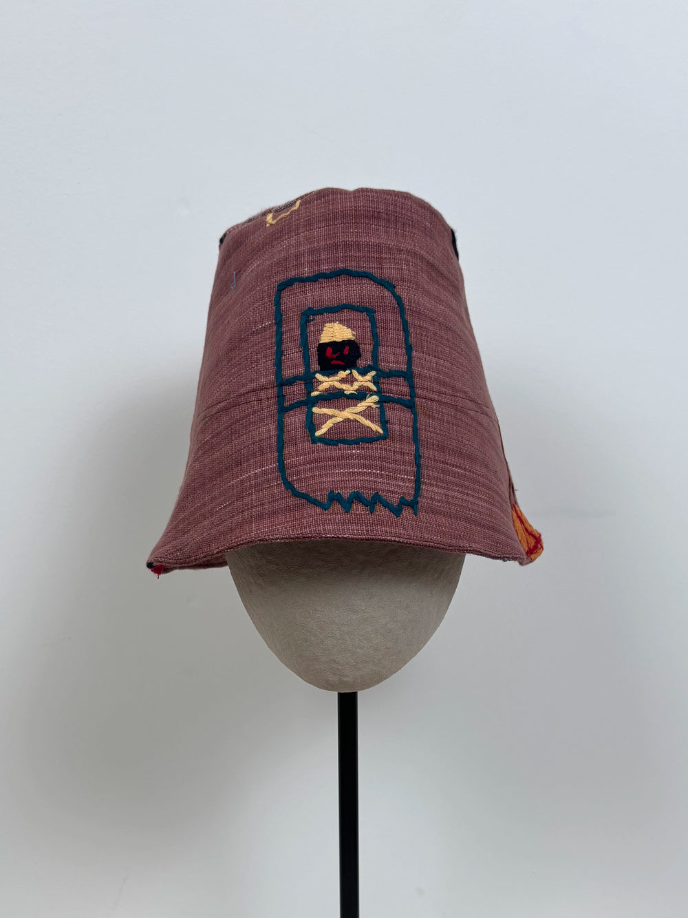 Black elephant scene hat