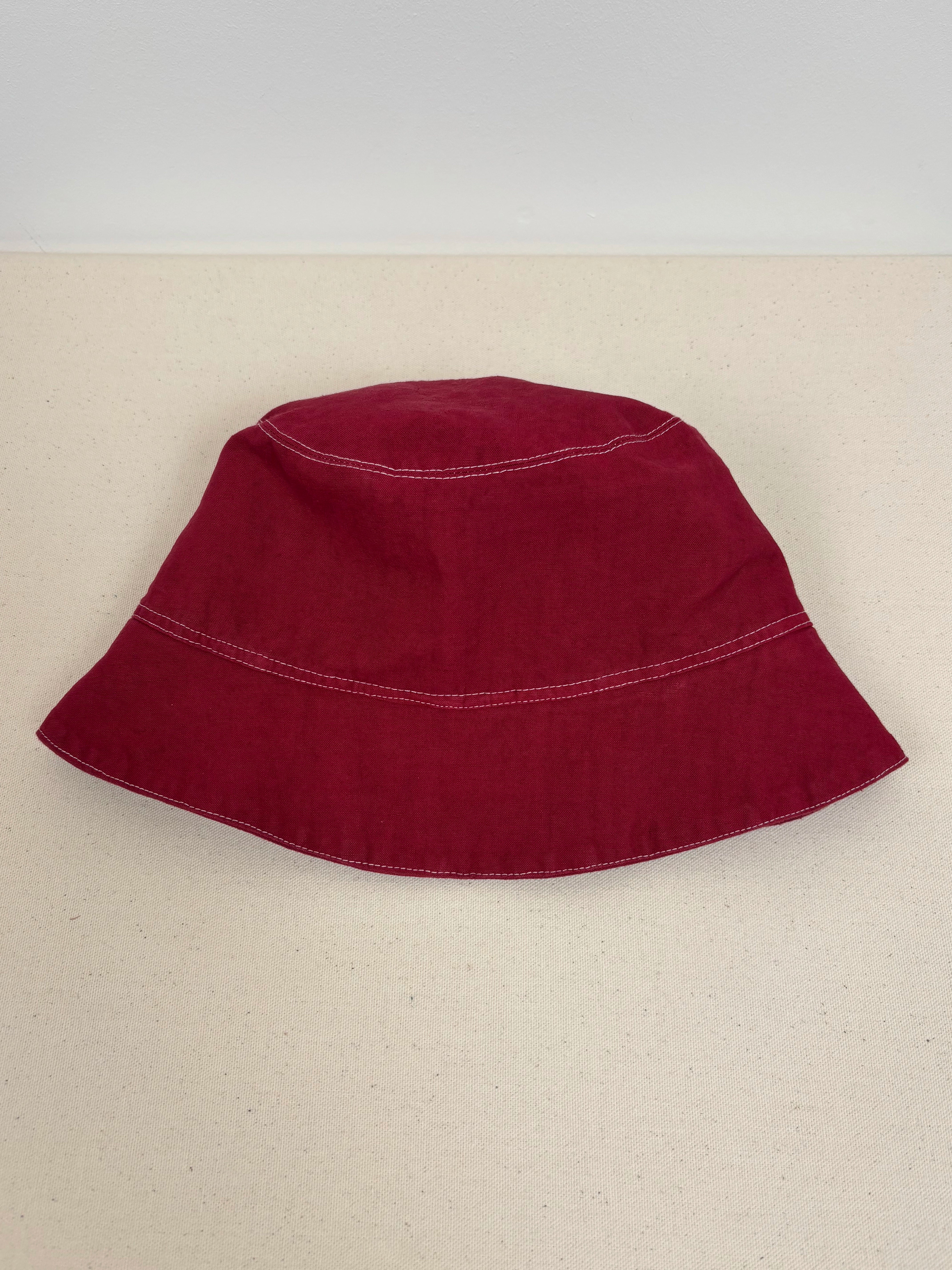 Maroon dyed wide-brimmed hat