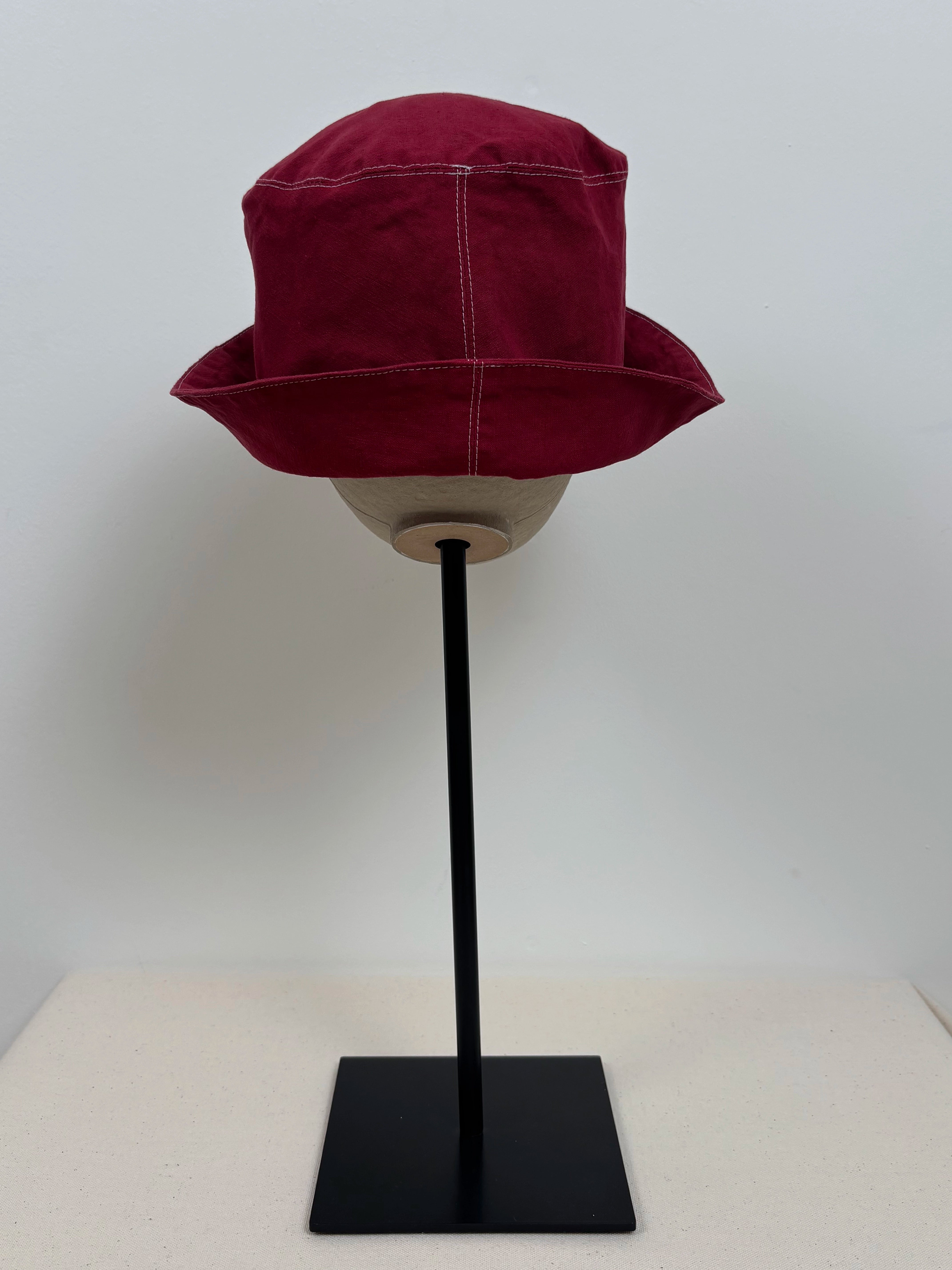 Maroon dyed wide-brimmed hat