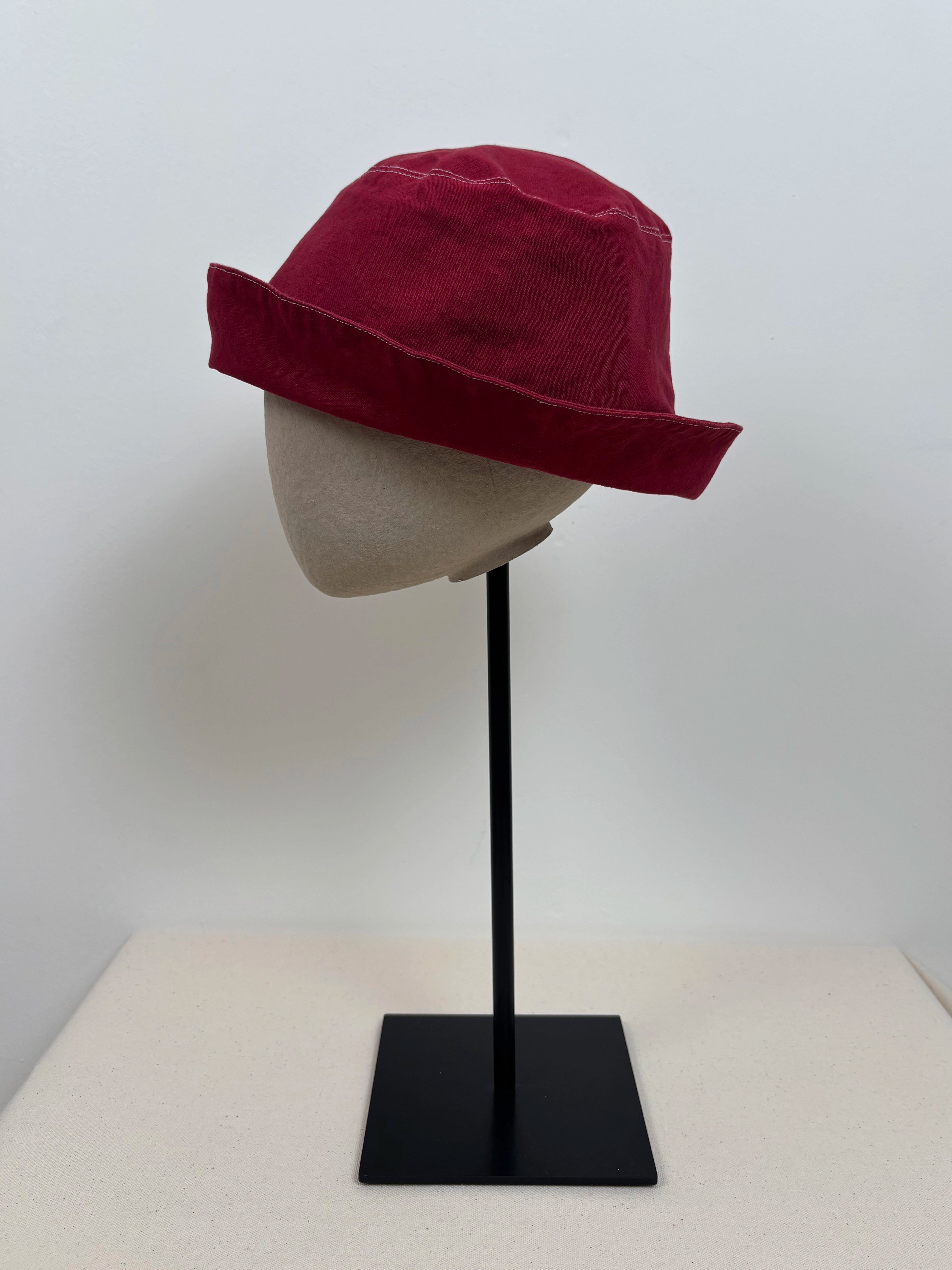 Maroon dyed wide-brimmed hat