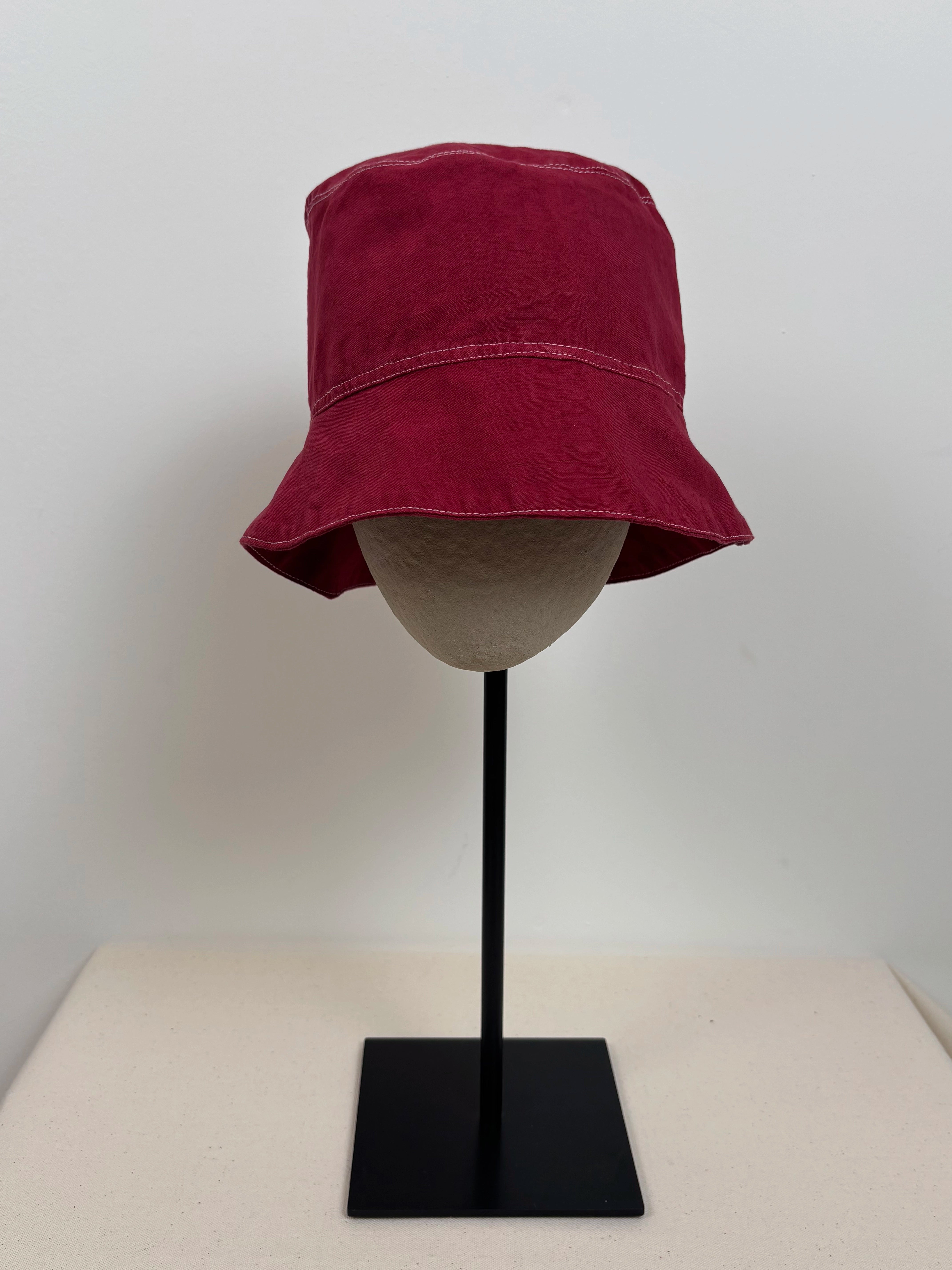 Maroon dyed wide-brimmed hat