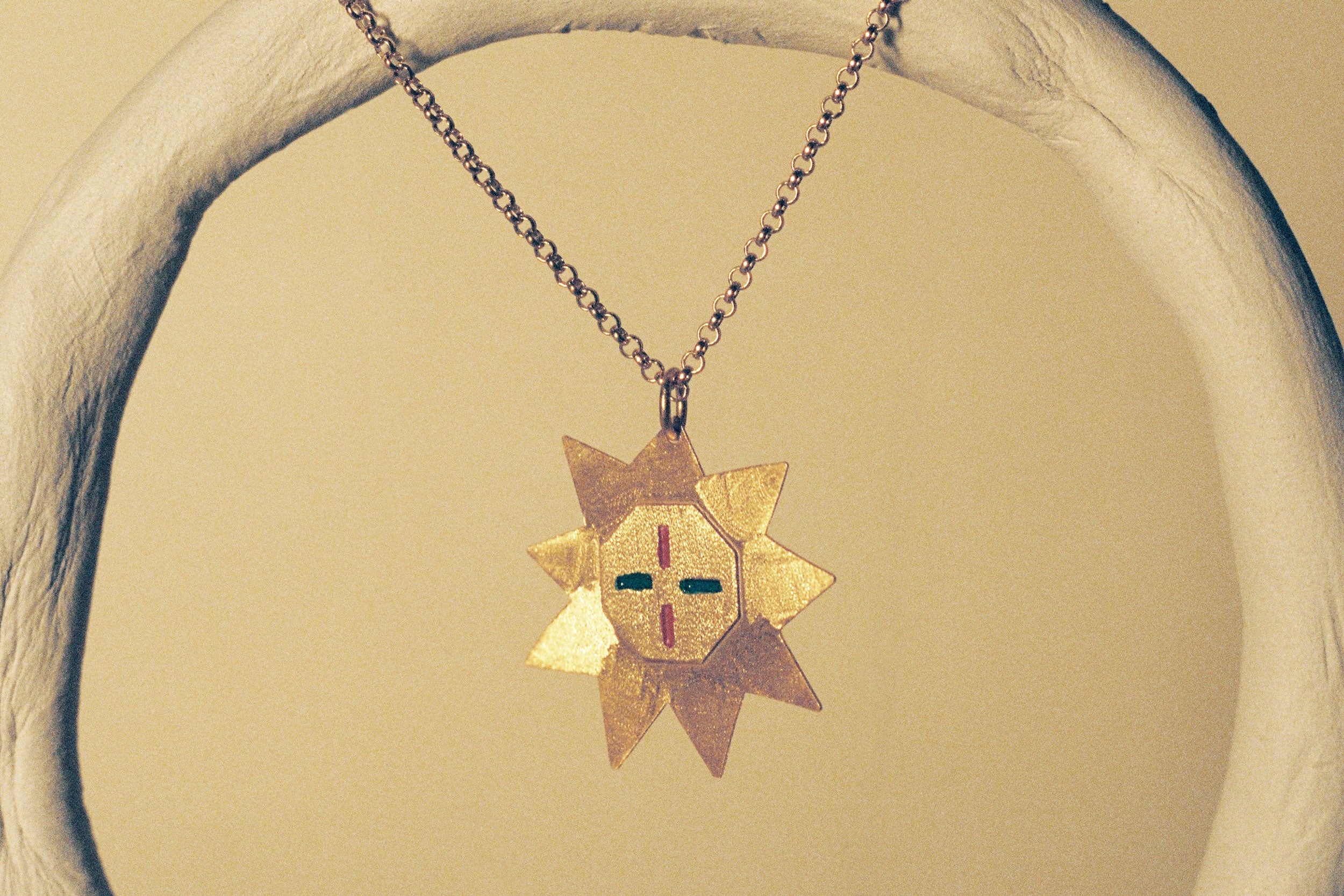 Inti pendant