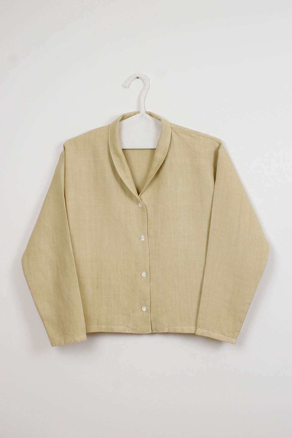 Yellow dyed lapels short shirt