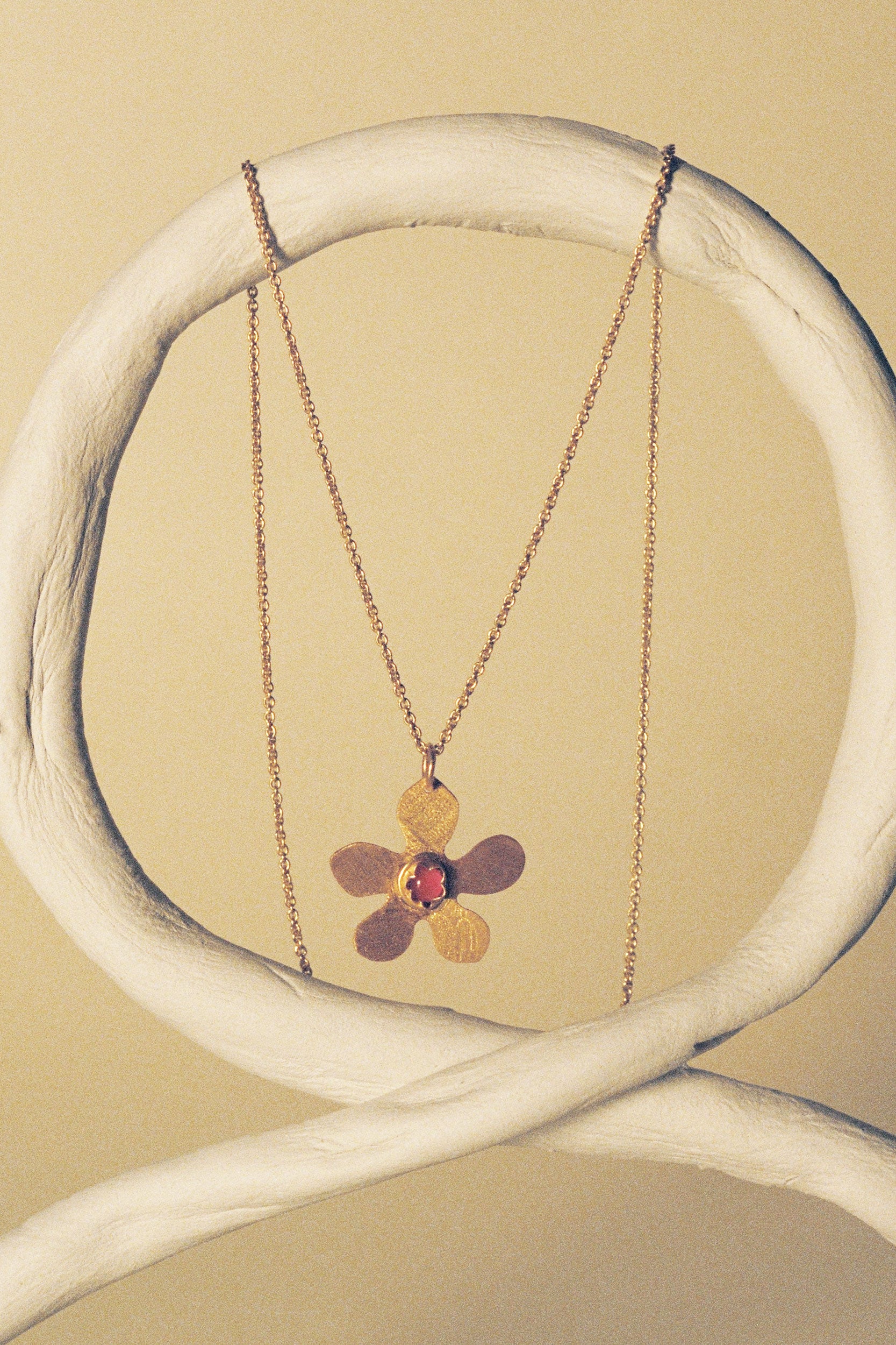 Lyra pendant