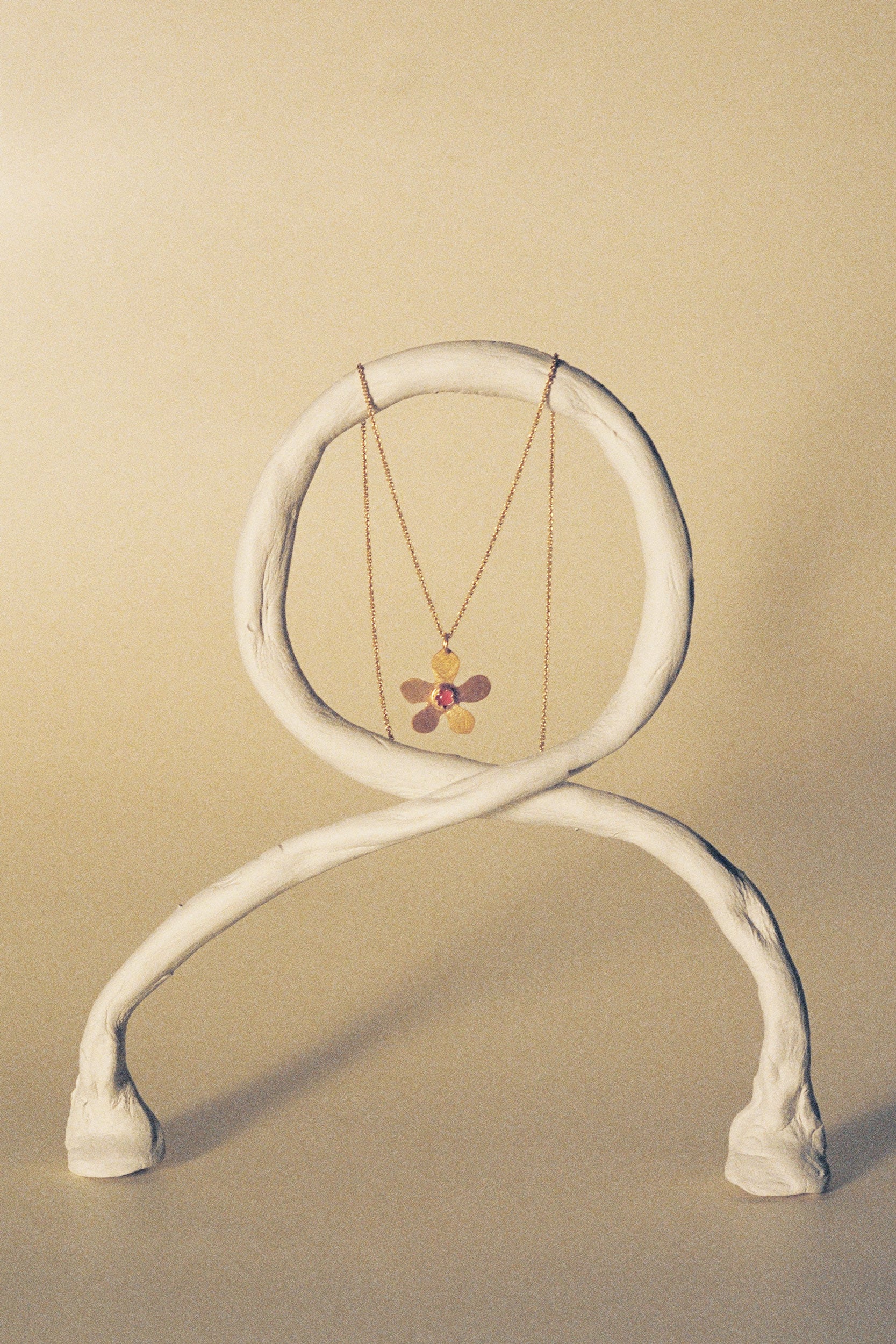 Lyra pendant