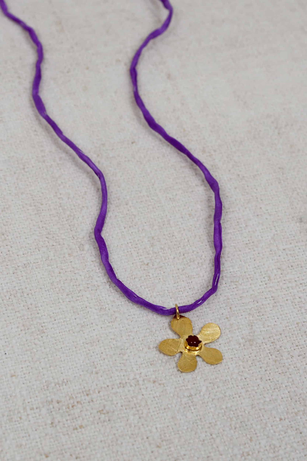 Purple Lyra silk necklace