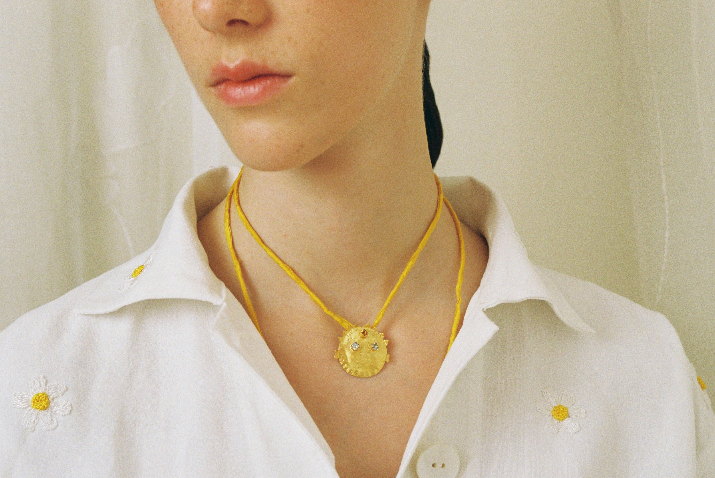 Mitra silk choker