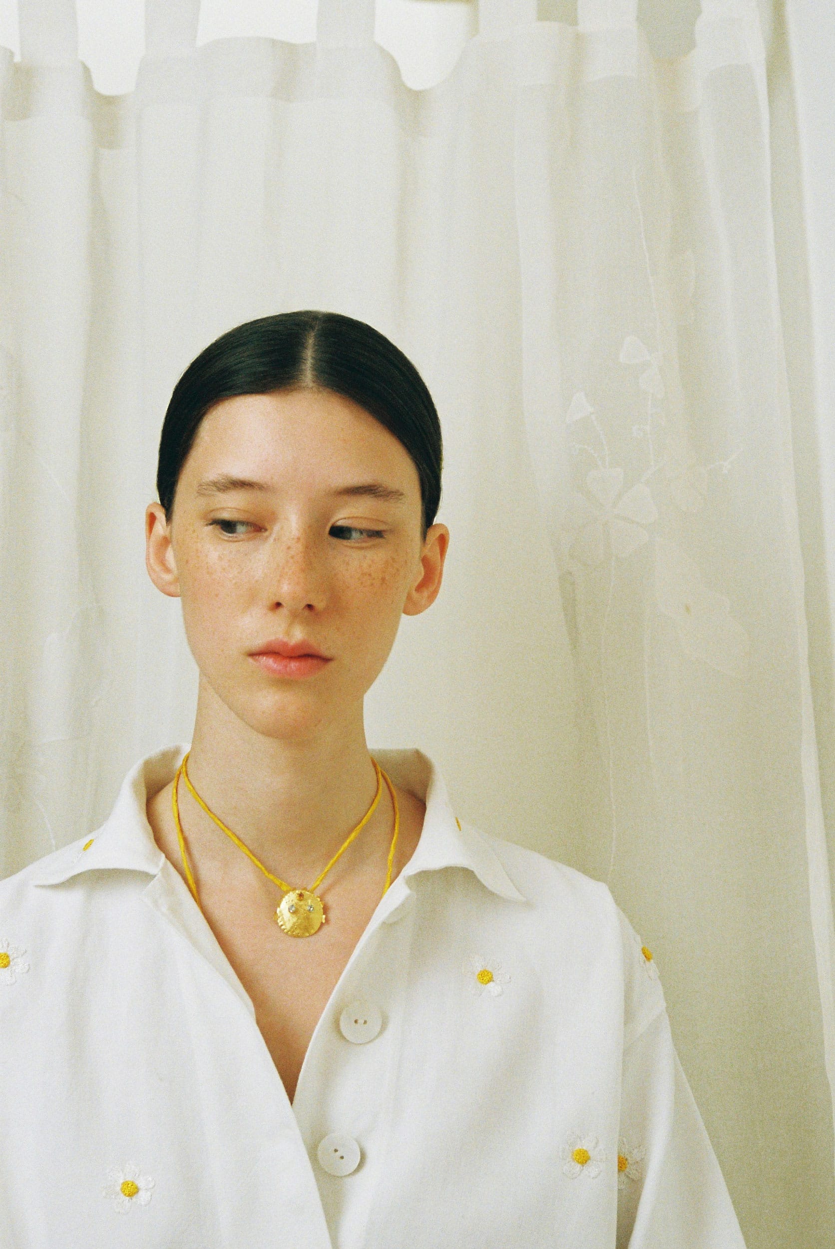 Mitra silk choker