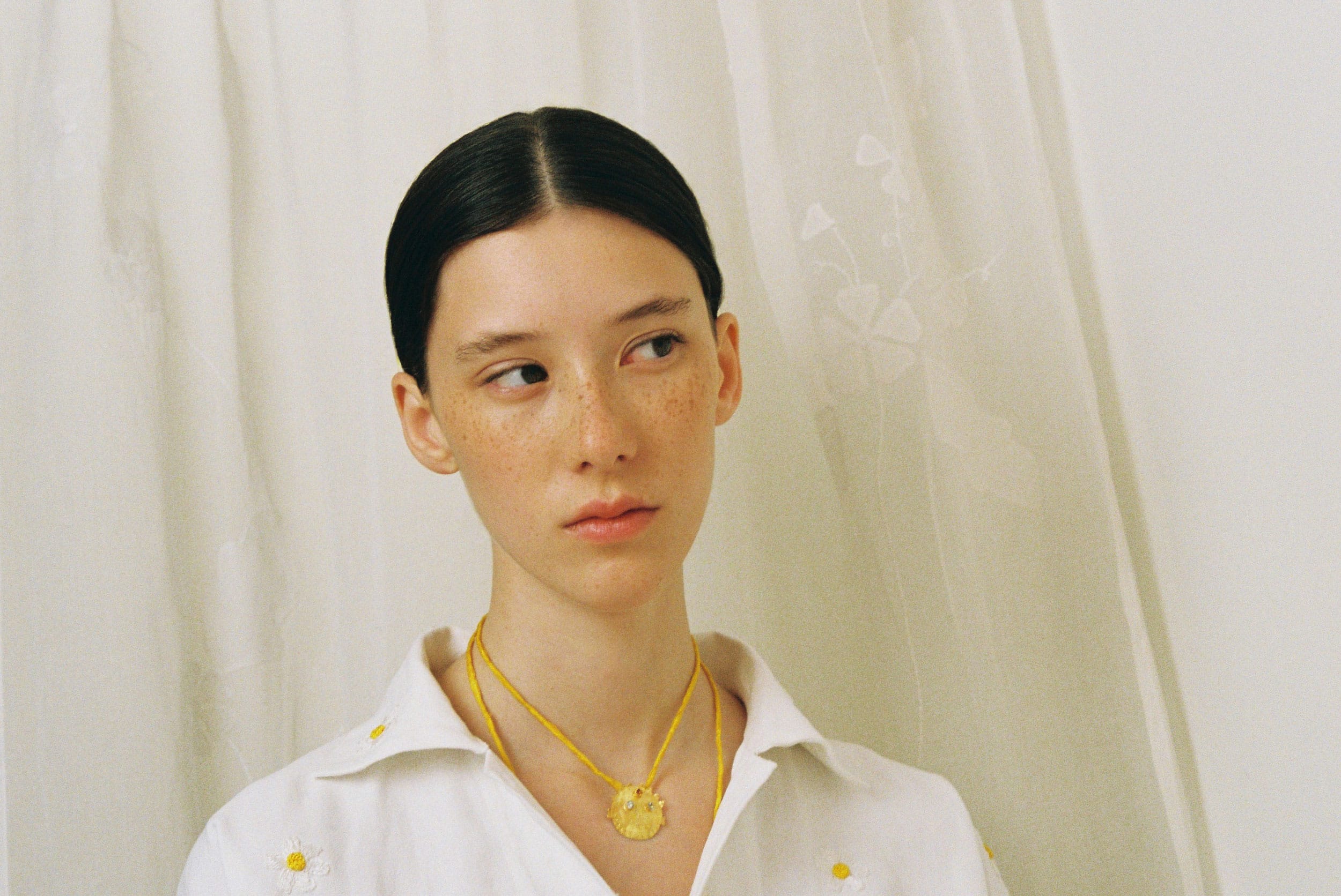 Mitra silk choker