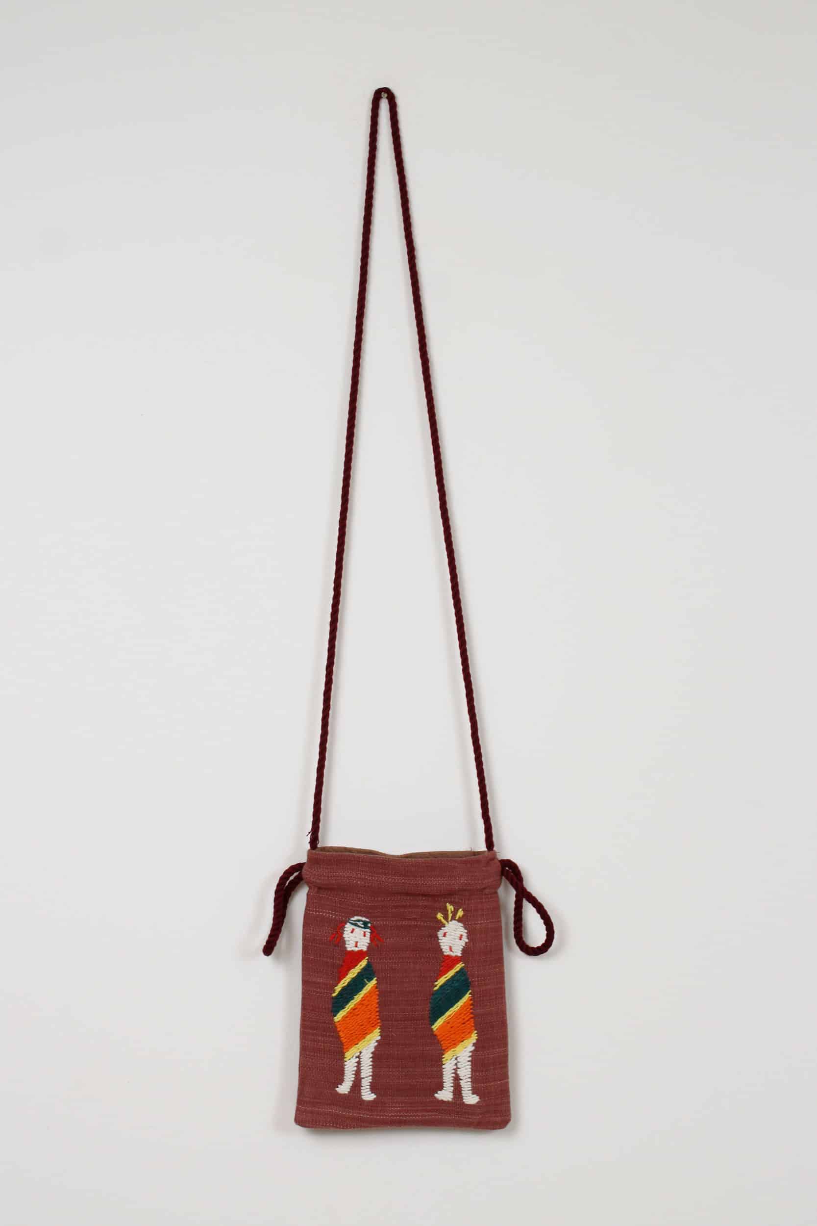 Two friends scene pouch bag