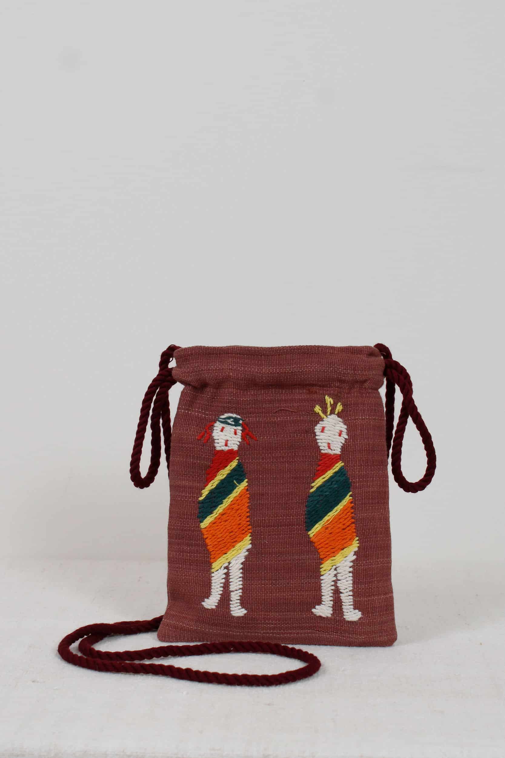 Two friends scene pouch bag