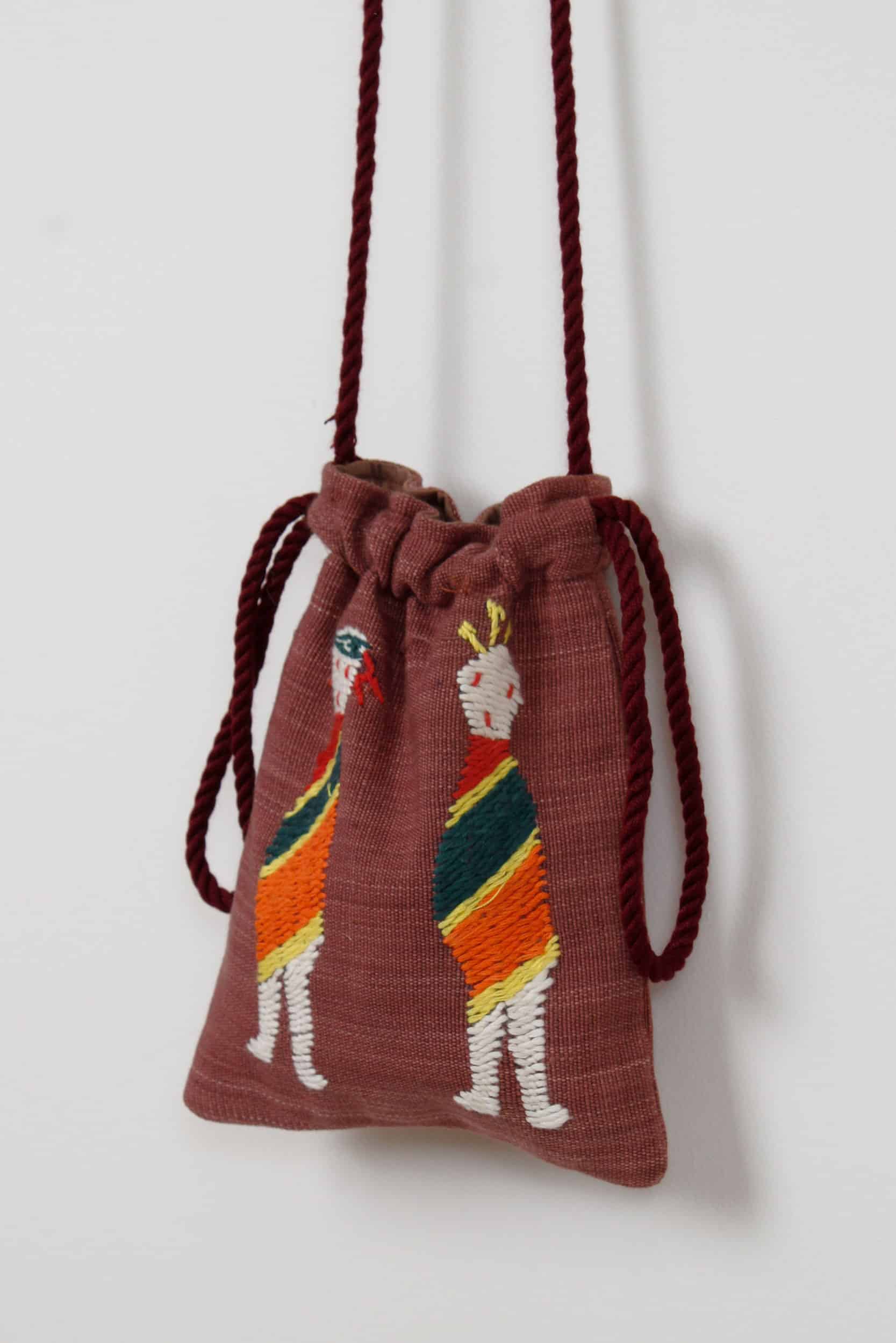 Two friends scene pouch bag
