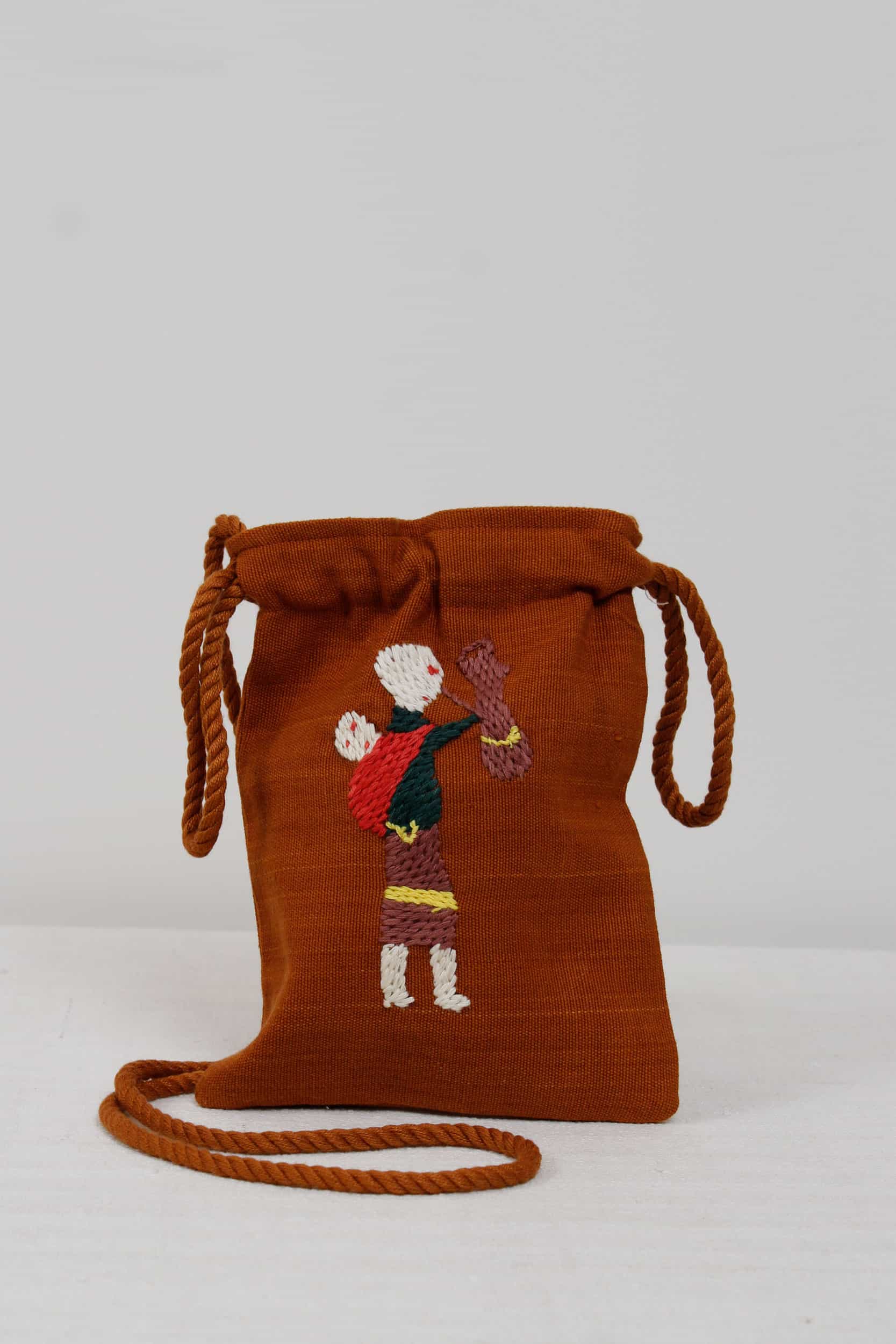 Mother with baby scene pouch bag