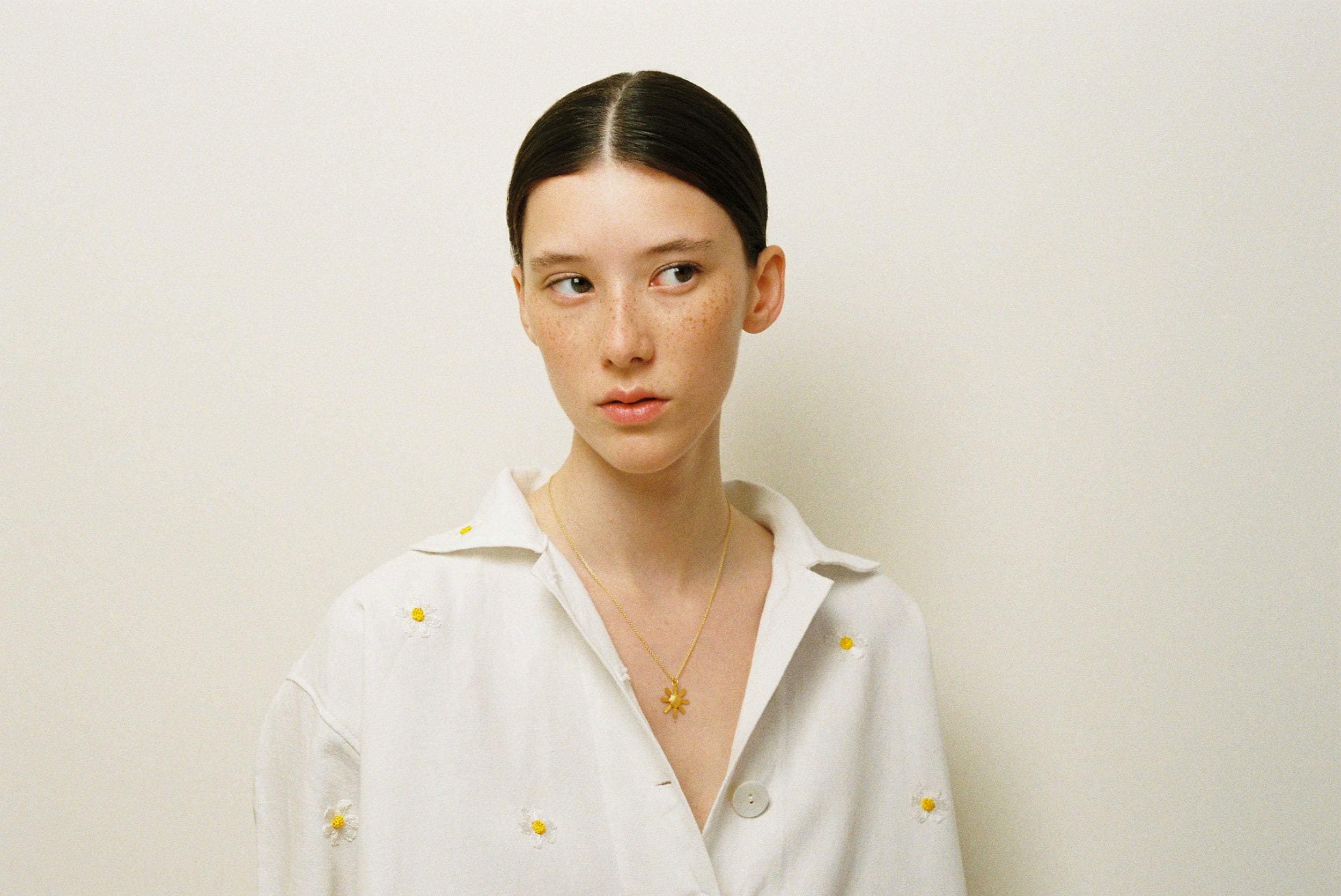 Rita gold pendant