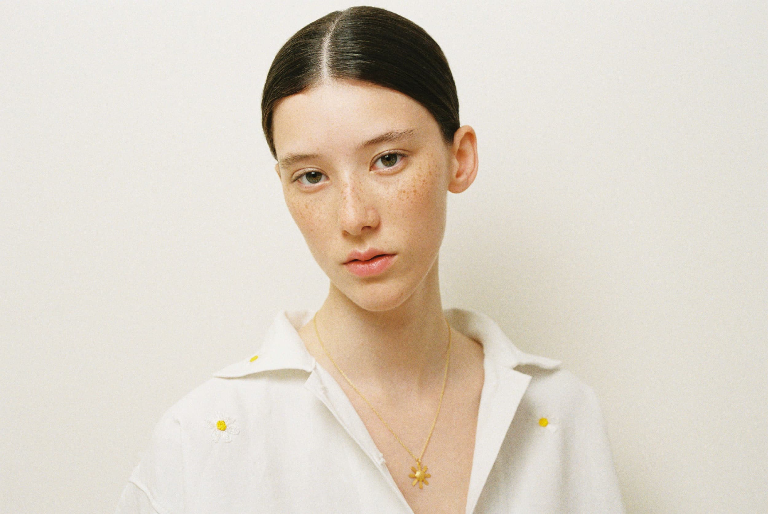 Rita gold pendant