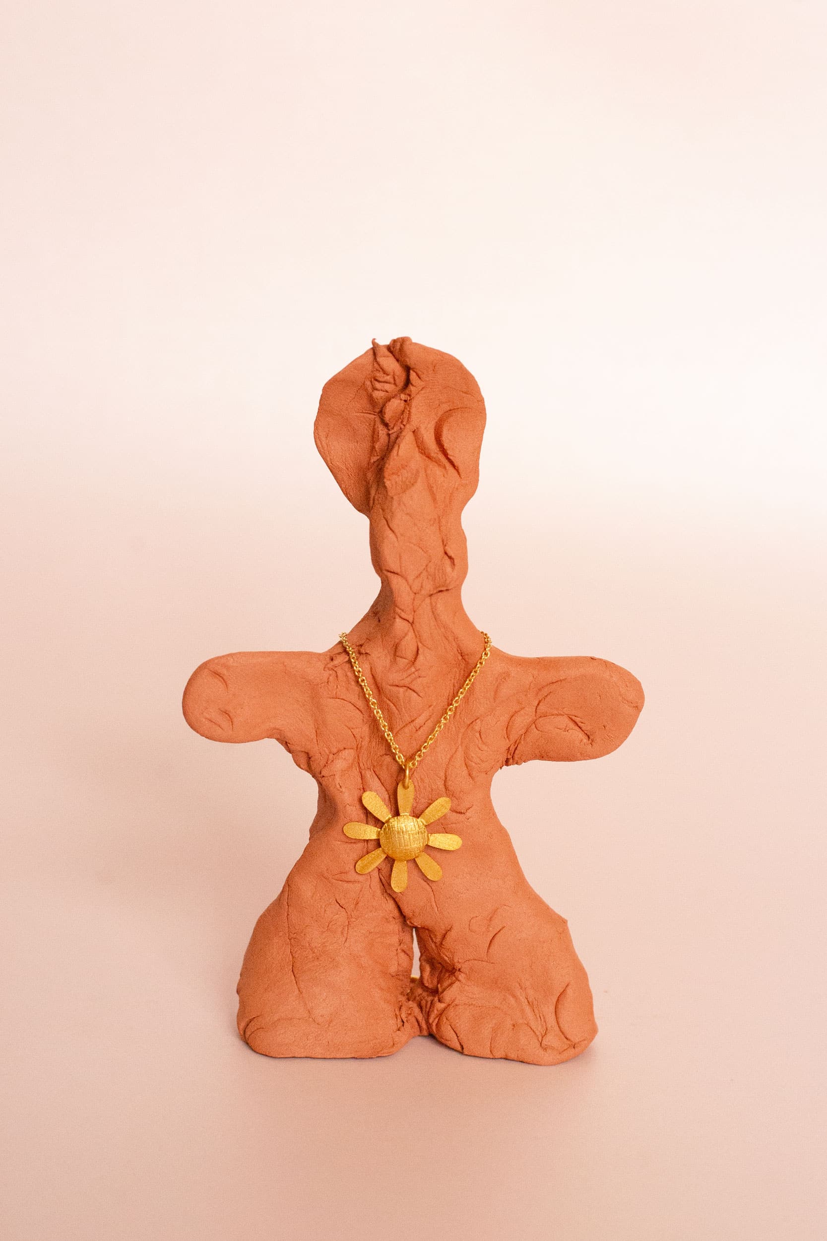 Rita gold pendant