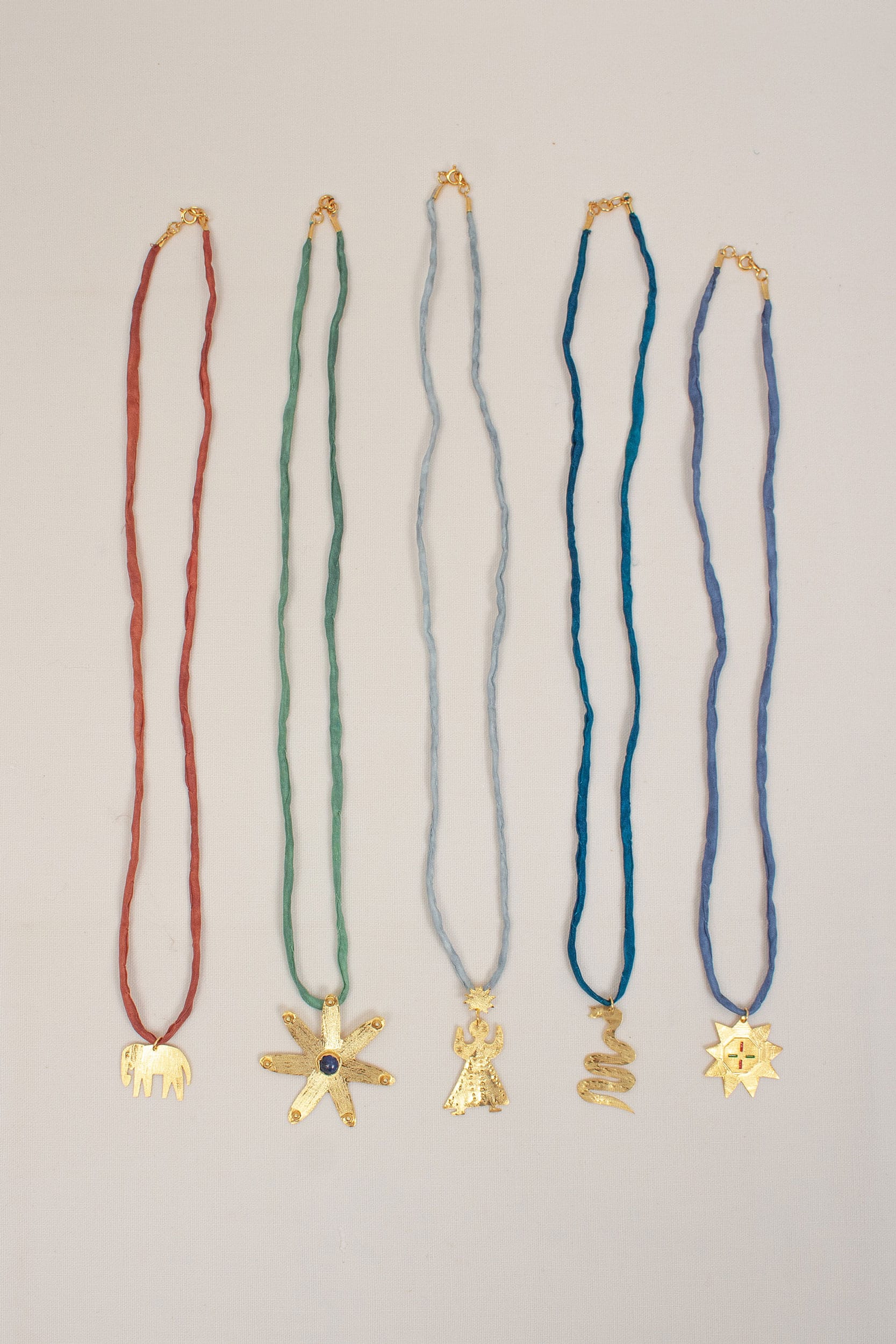 Serpiente silk necklace