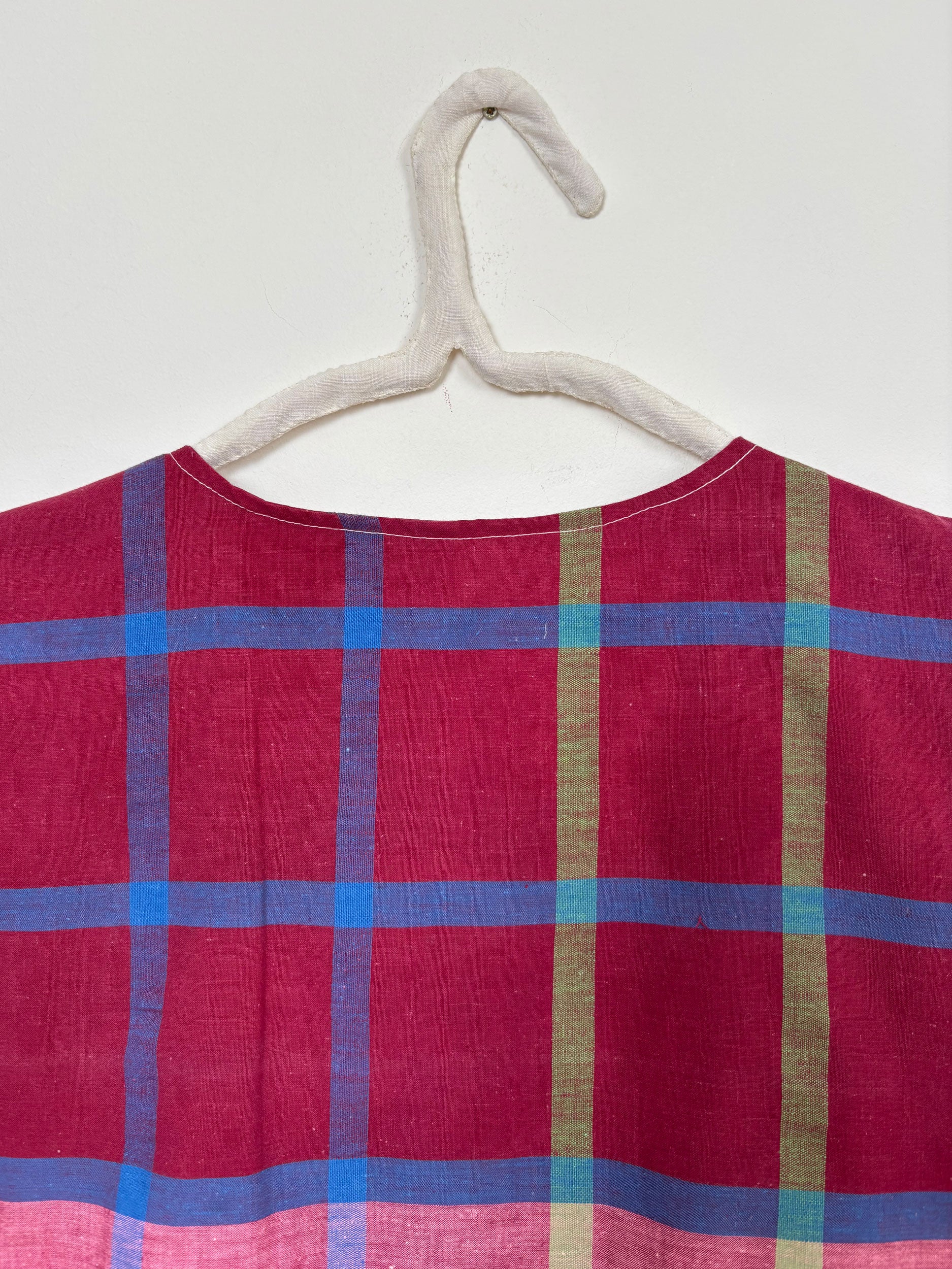 Pink tones sleeveless shirt