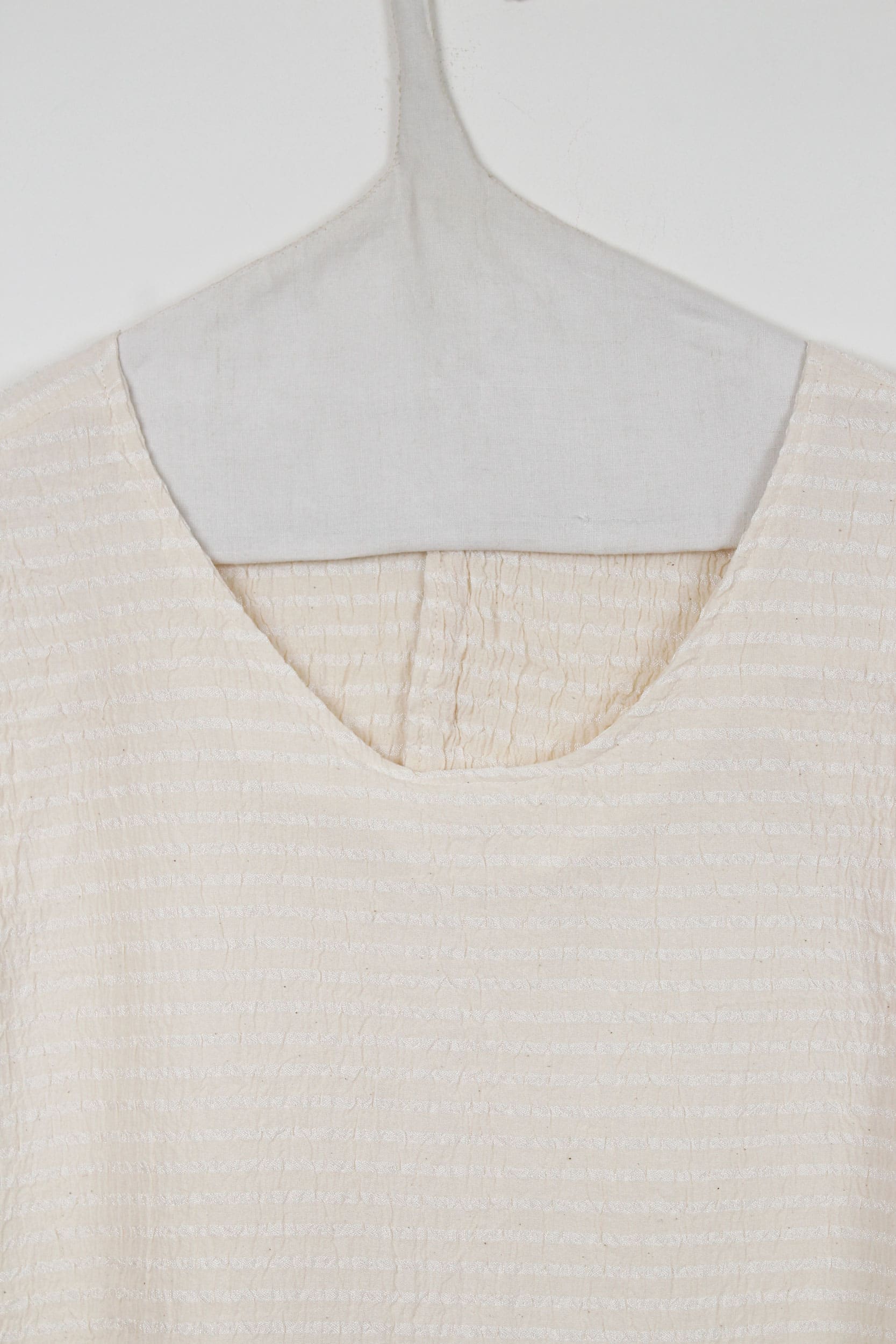 White stripes silk back buttons top