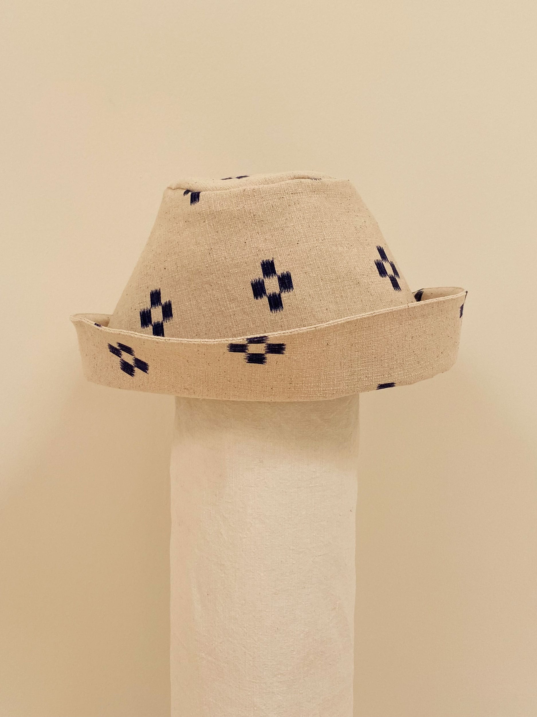 Blue flowers bucket hat