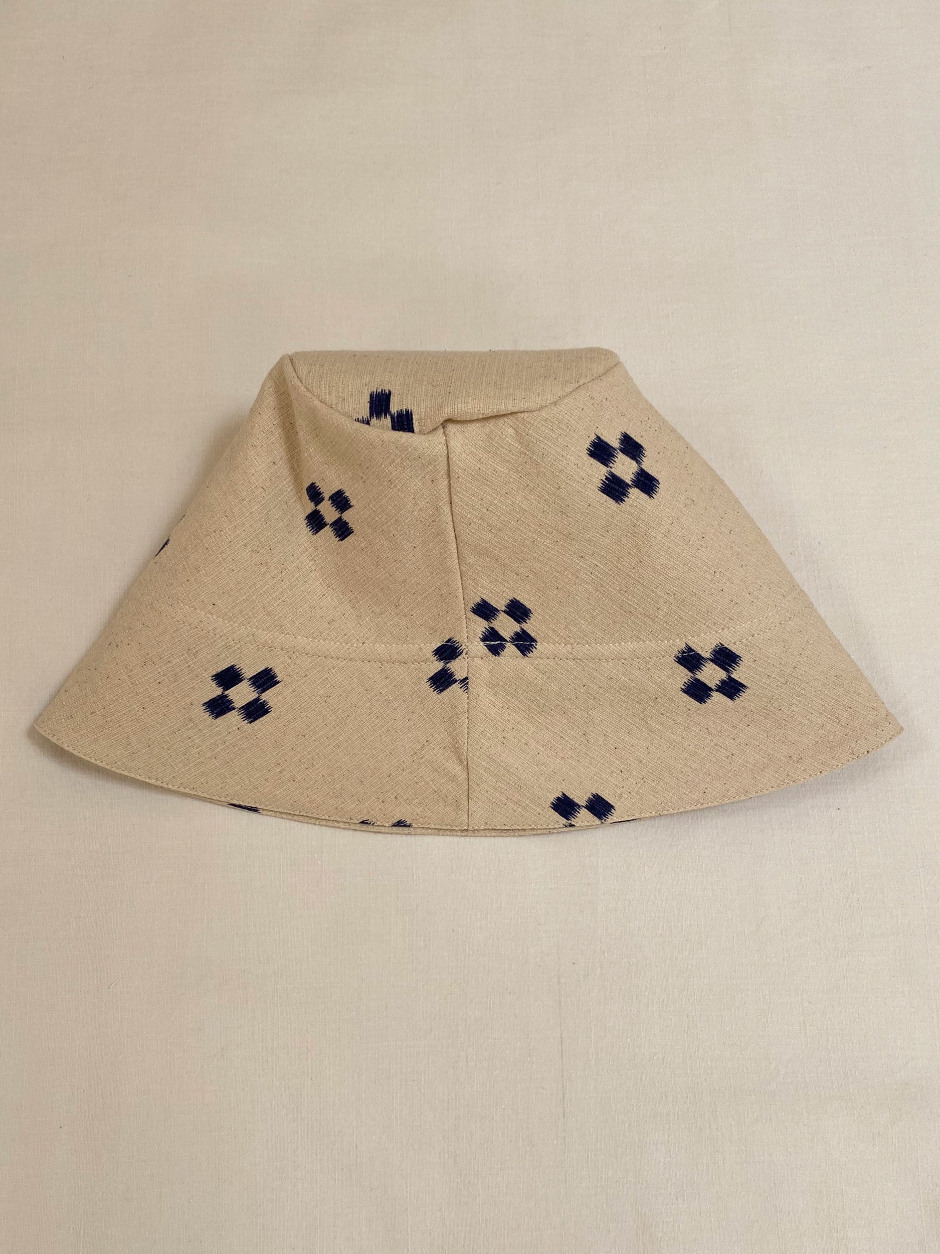 Blue flowers bucket hat