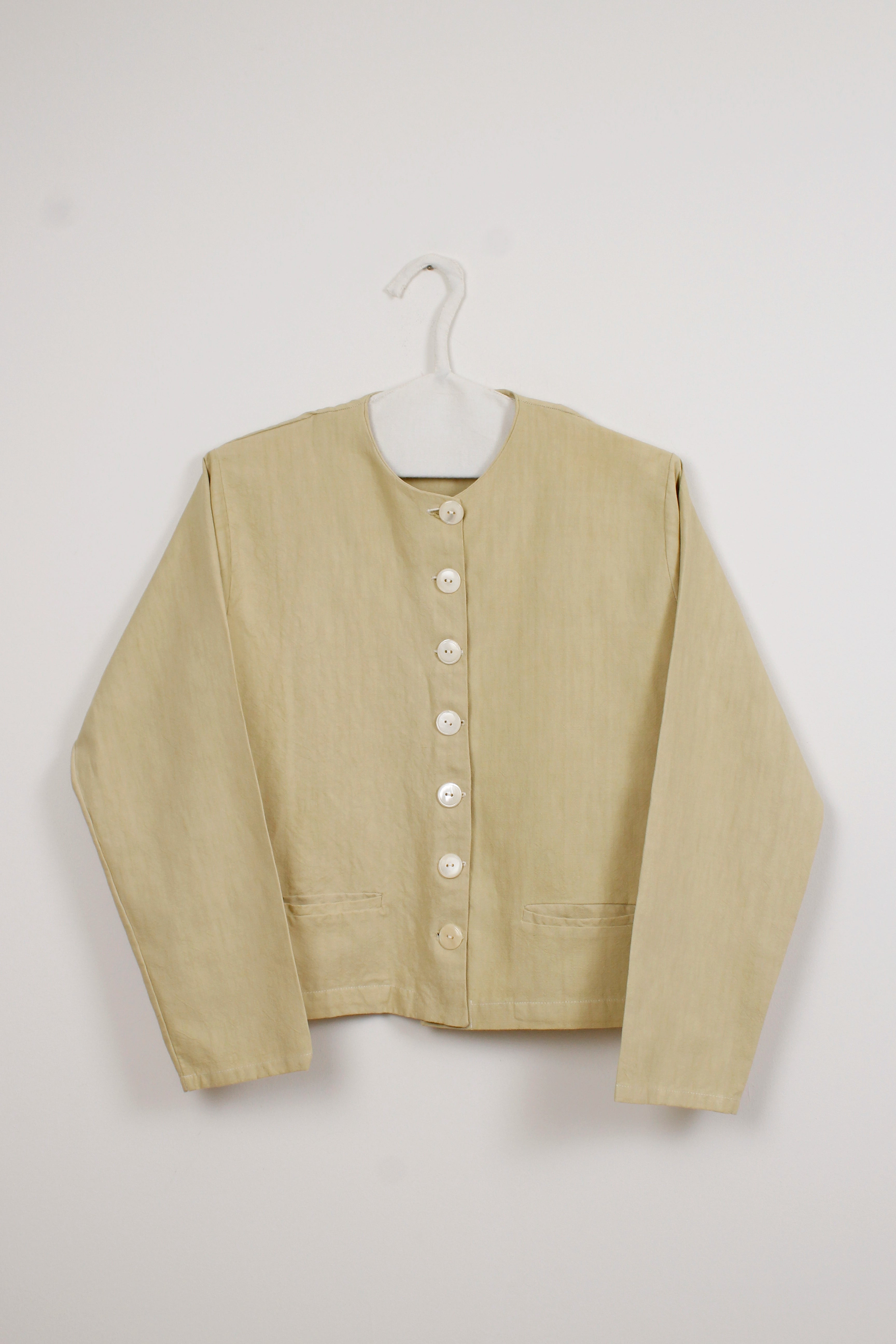 Yellow dyed short jacket