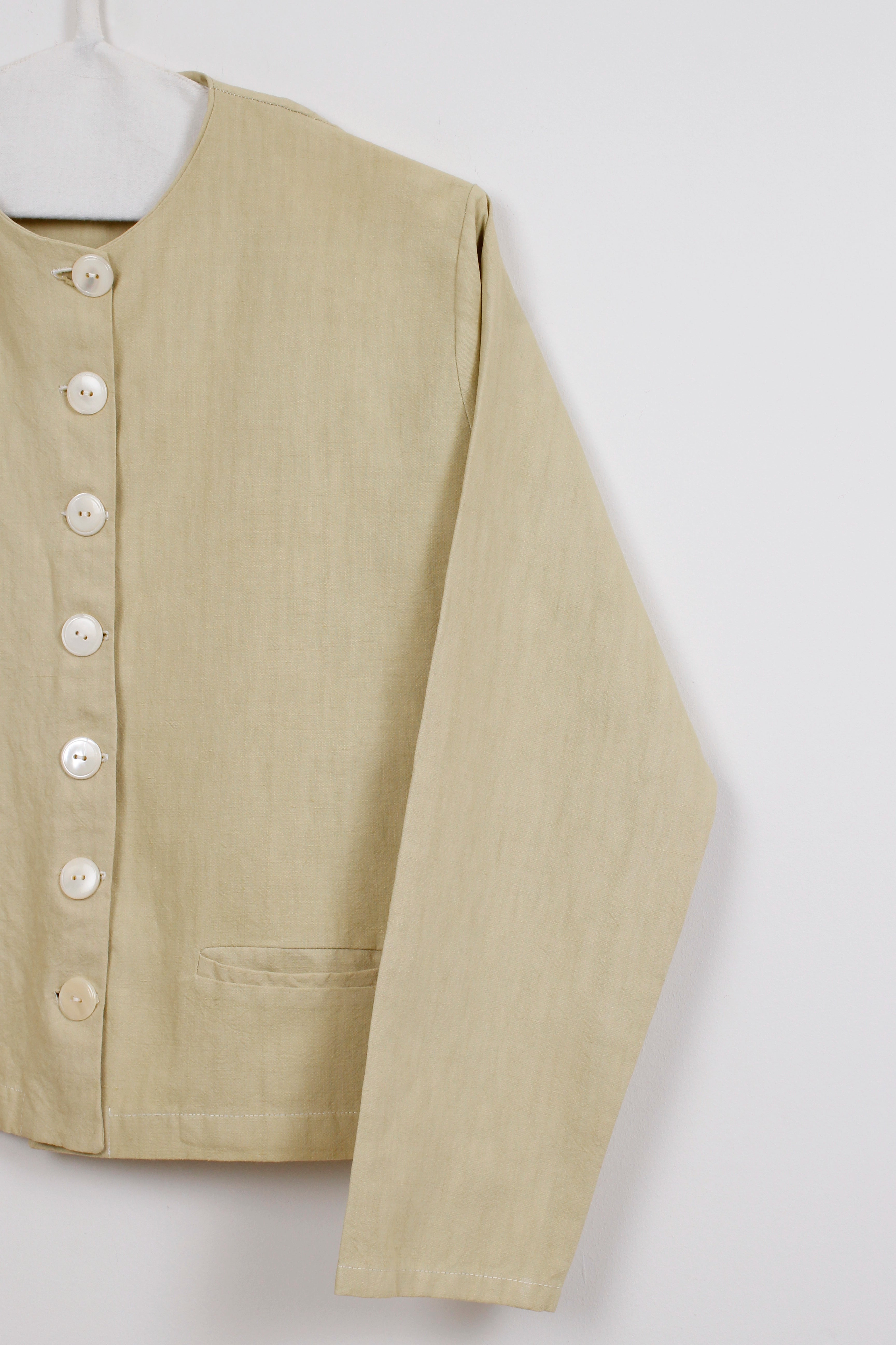 Yellow dyed short jacket