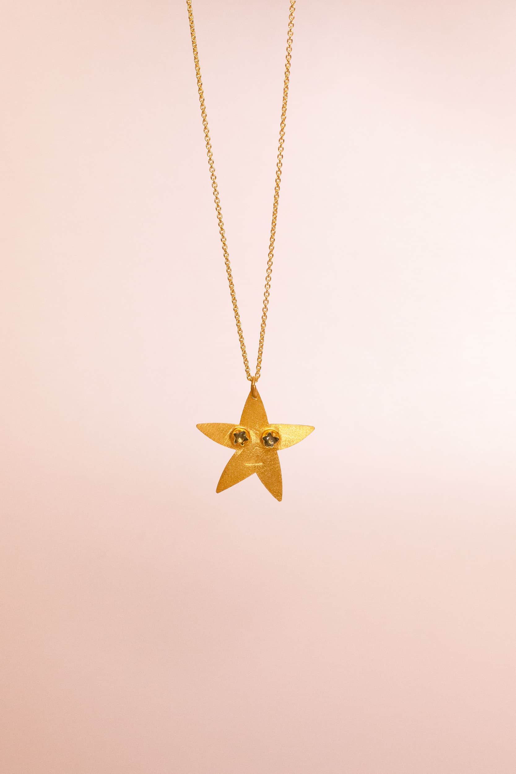Vega gold pendant