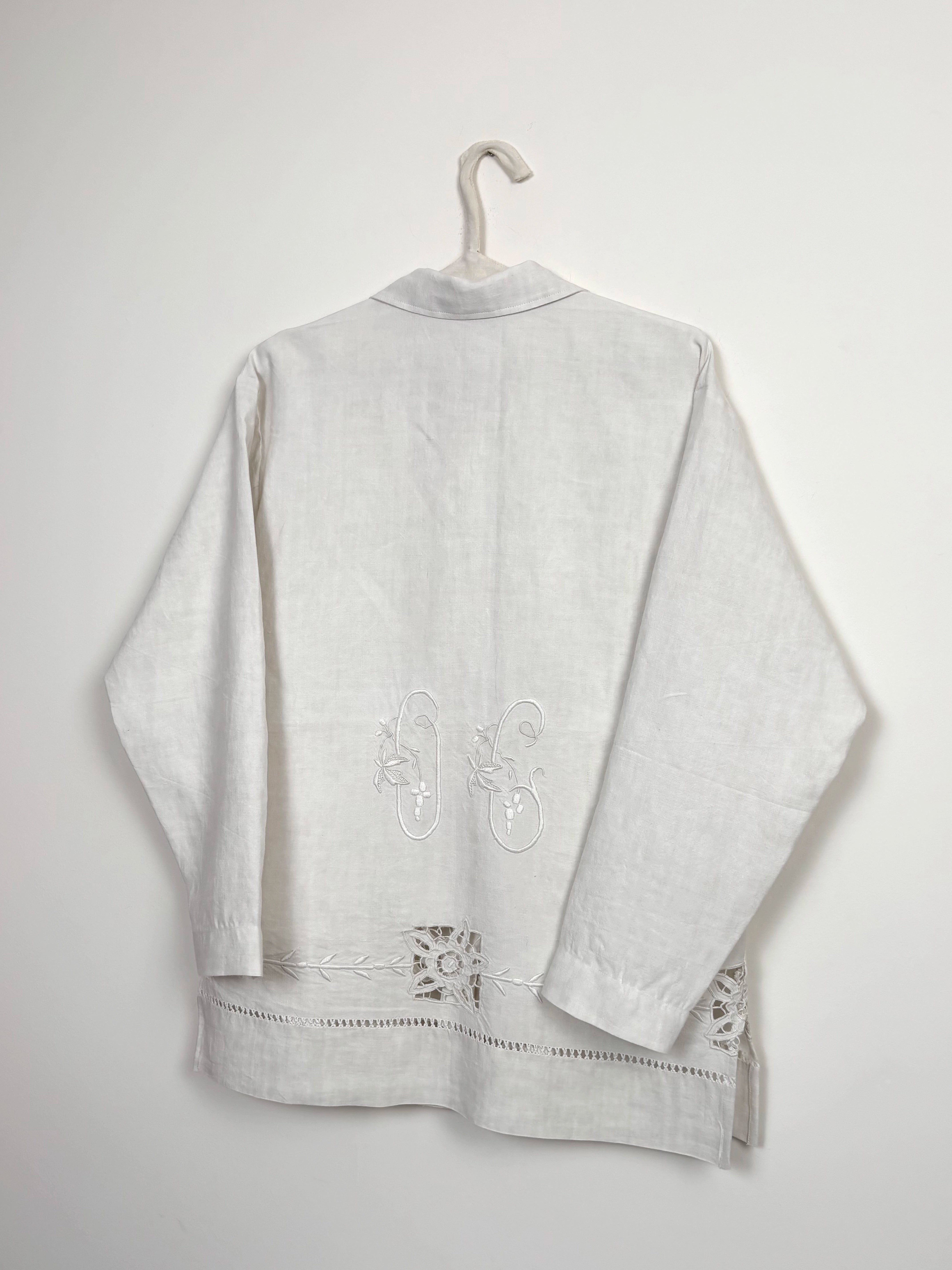 White hemstitch & embroidery flowers long shirt