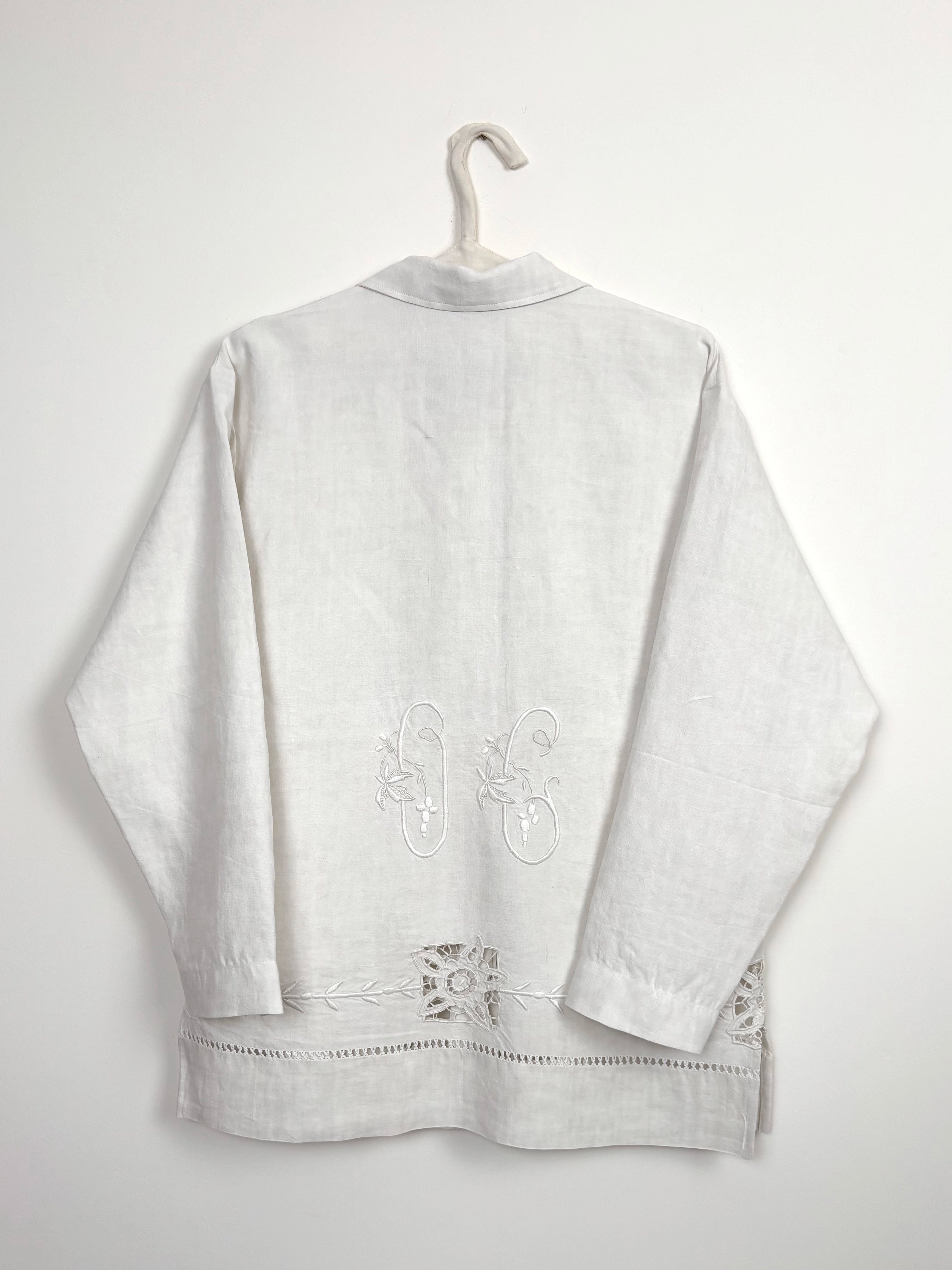 White hemstitch & embroidery flowers long shirt